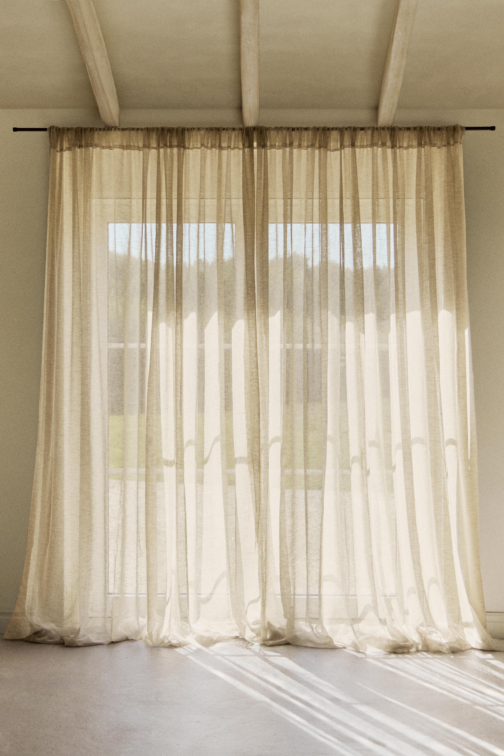 LOW OPACITY DOUBLE-WIDE FINE CURTAIN