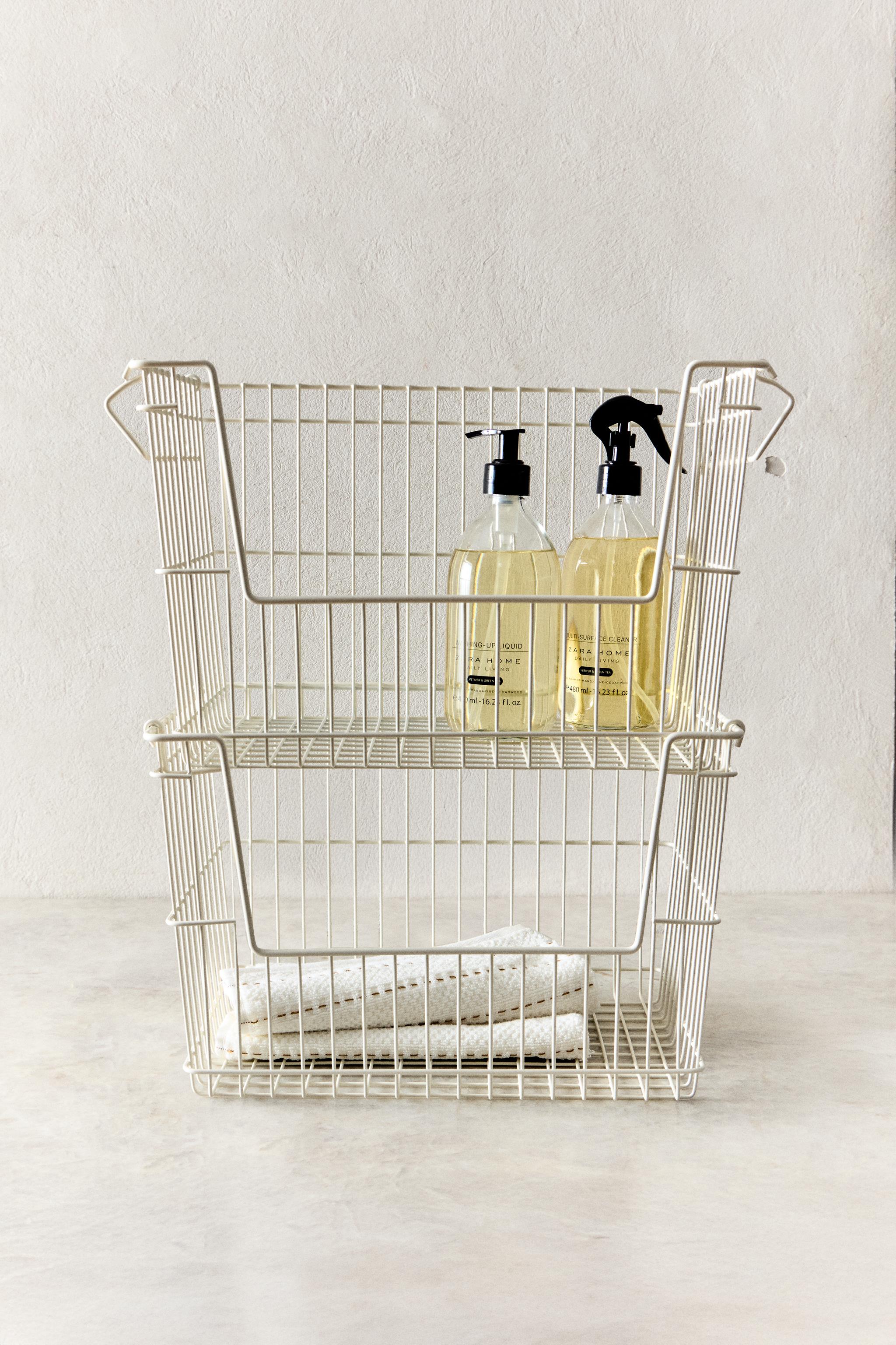 STACKABLE LACQUERED METAL BASKET