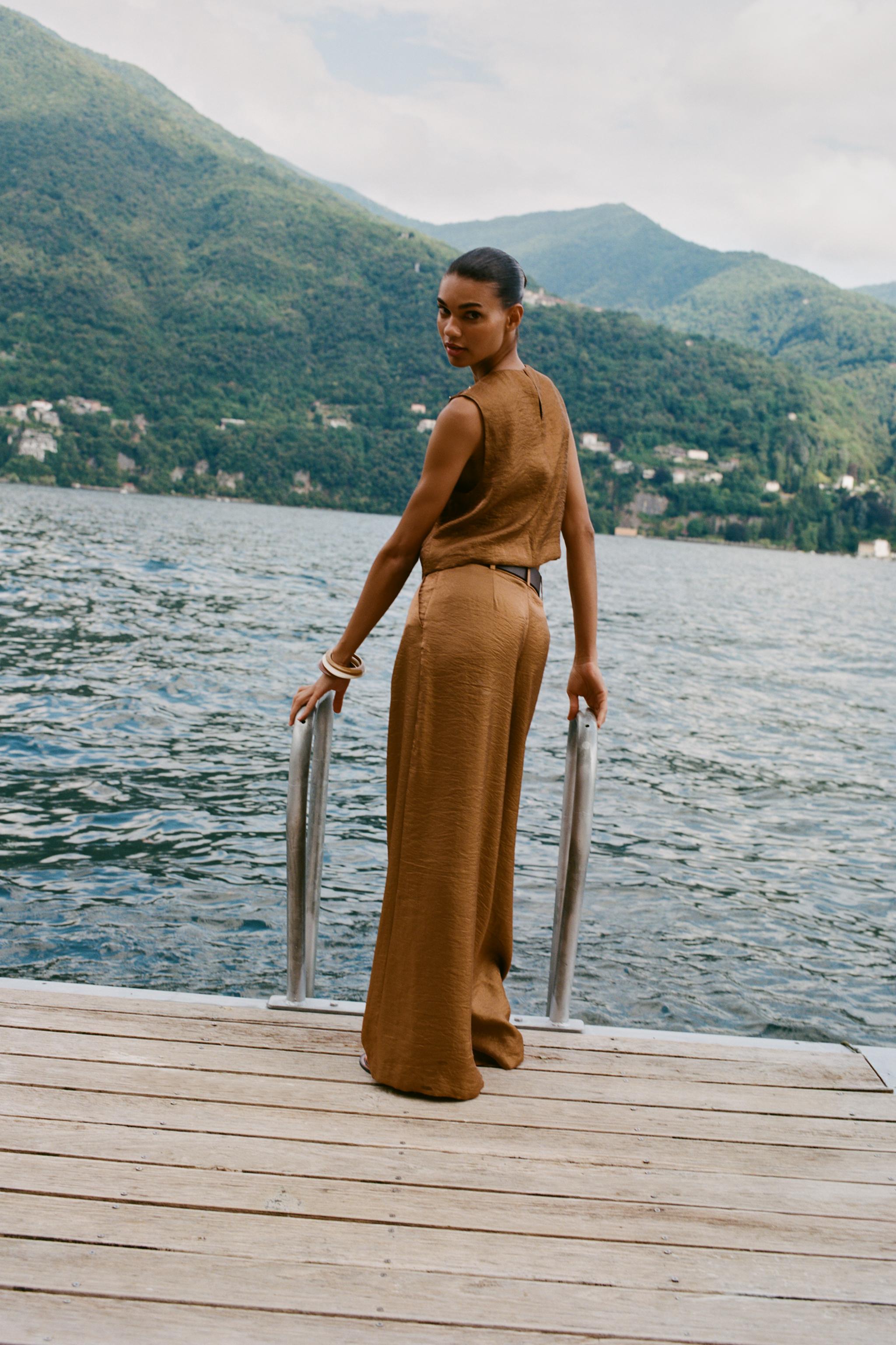 SATIN WIDE LEG BELTED PANTS