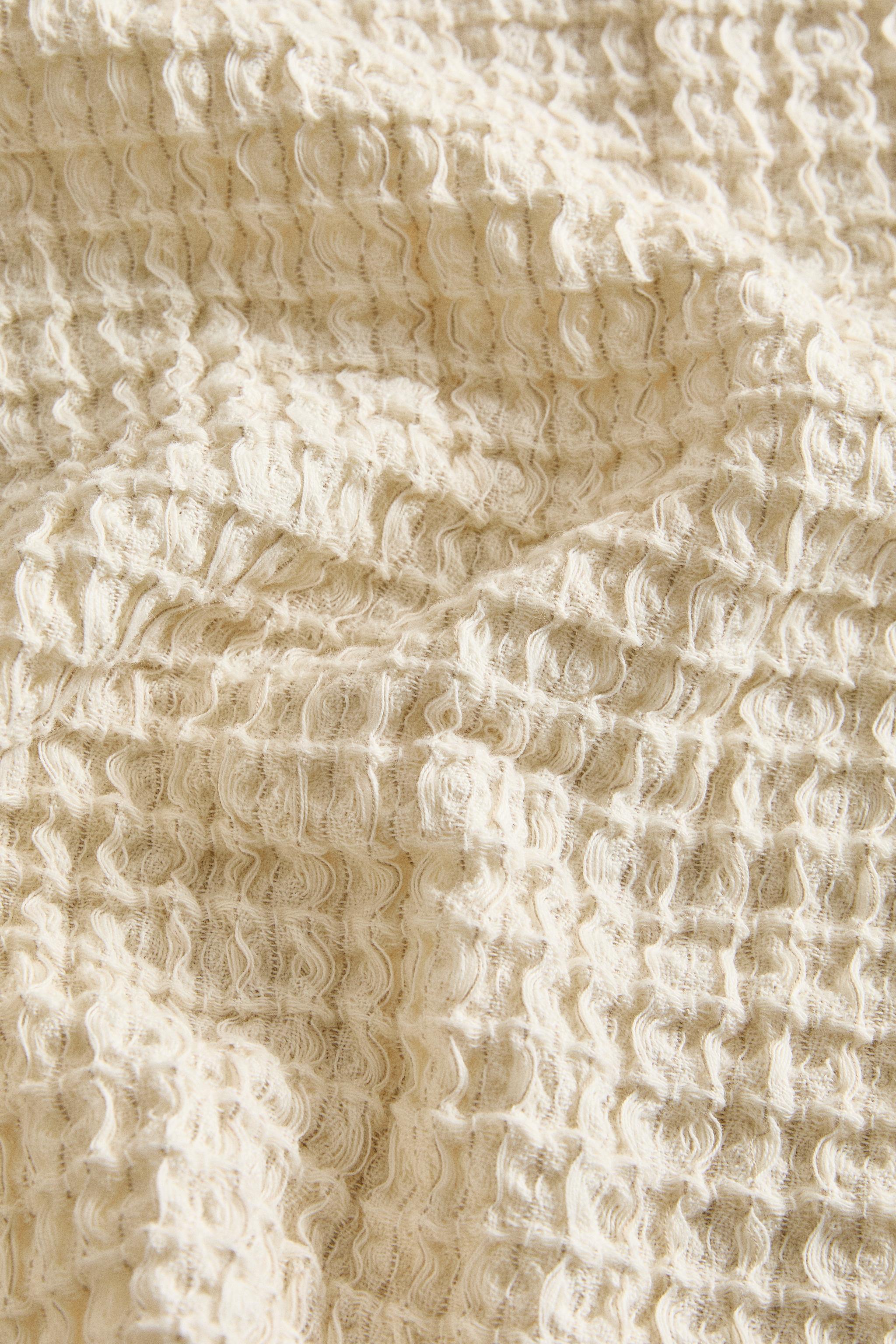 STRIPED WAFFLE-KNIT BATH TOWEL