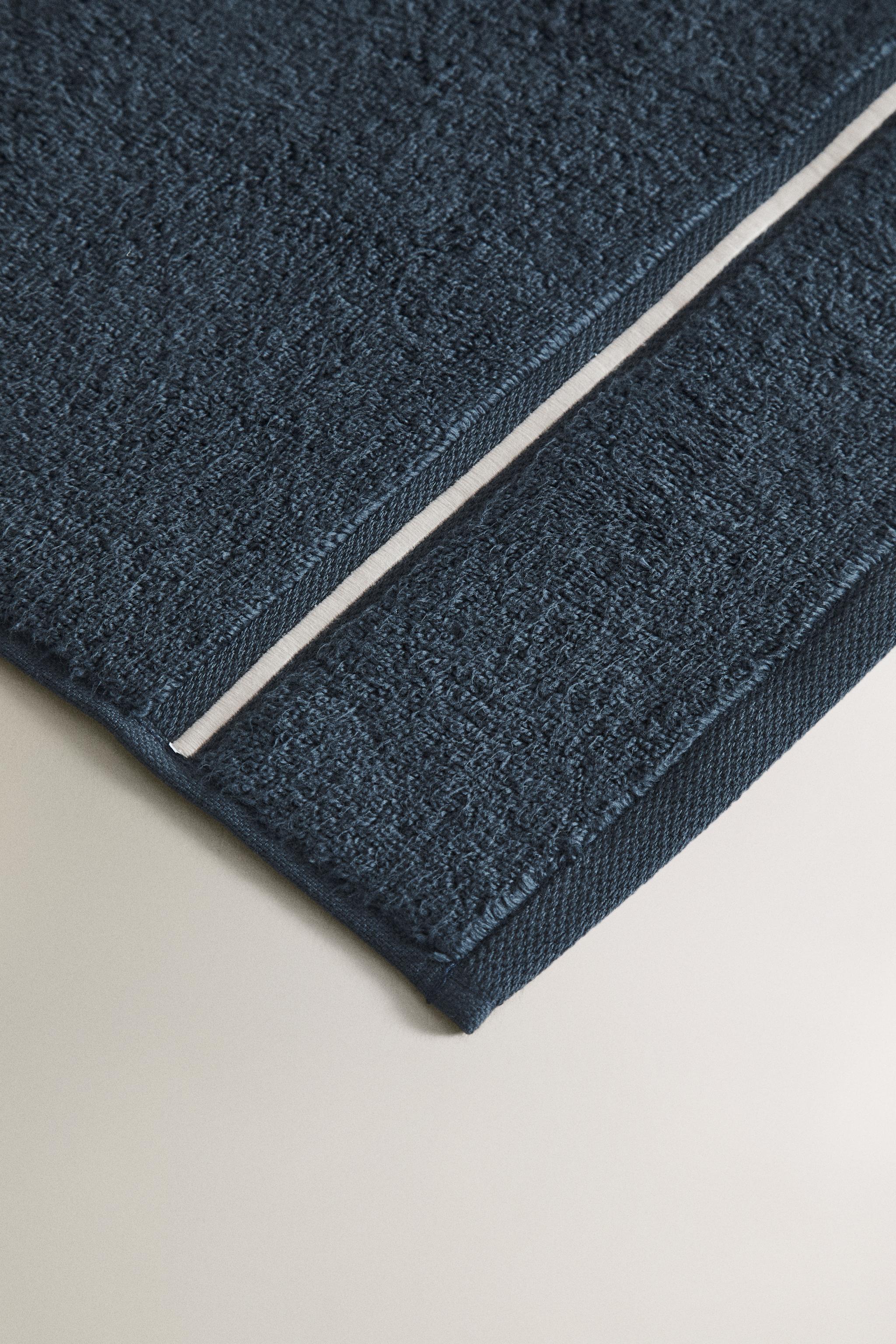 EMBROIDERED TRIM BATH TOWEL