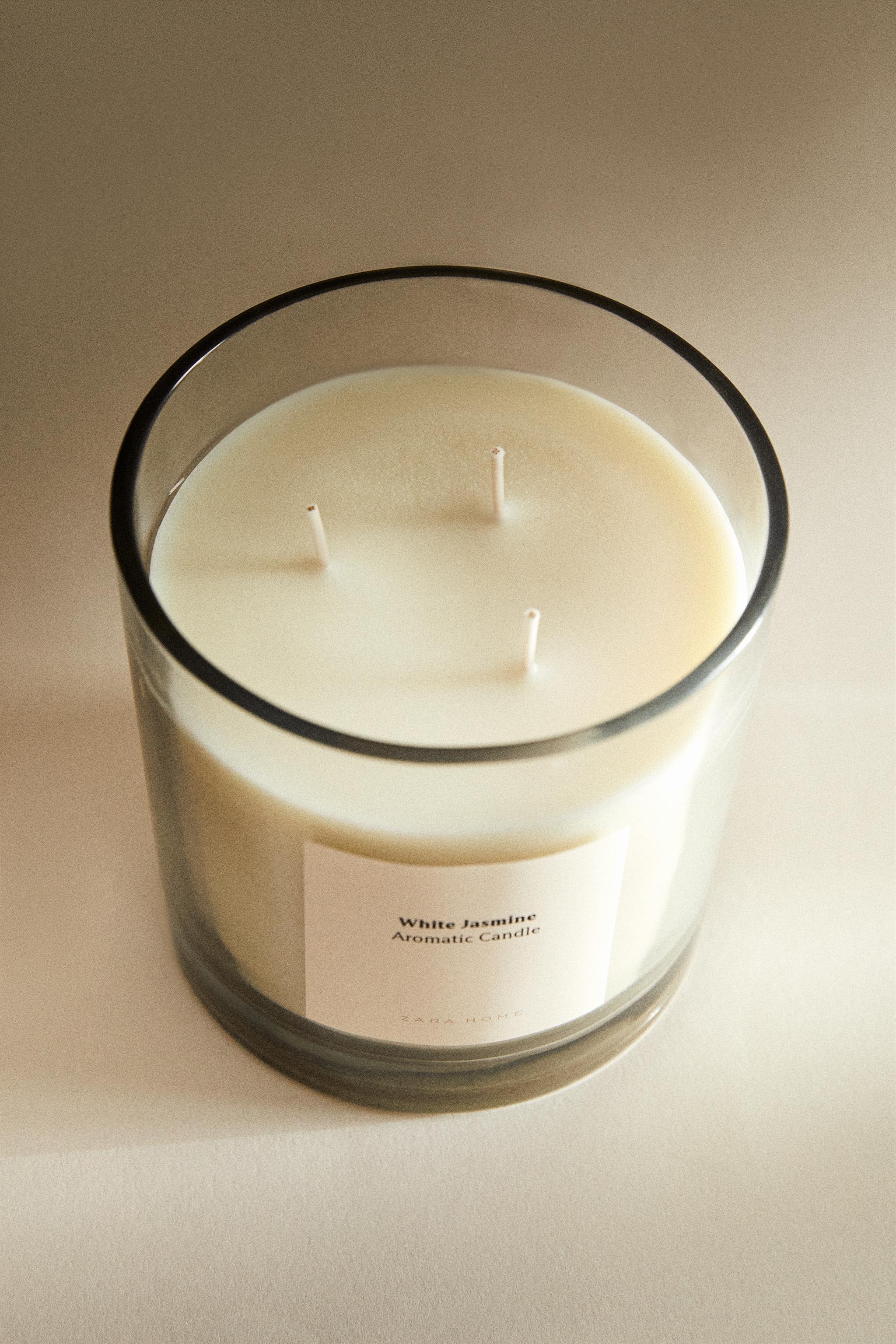 (620 G) WHITE JASMINE SCENTED CANDLE