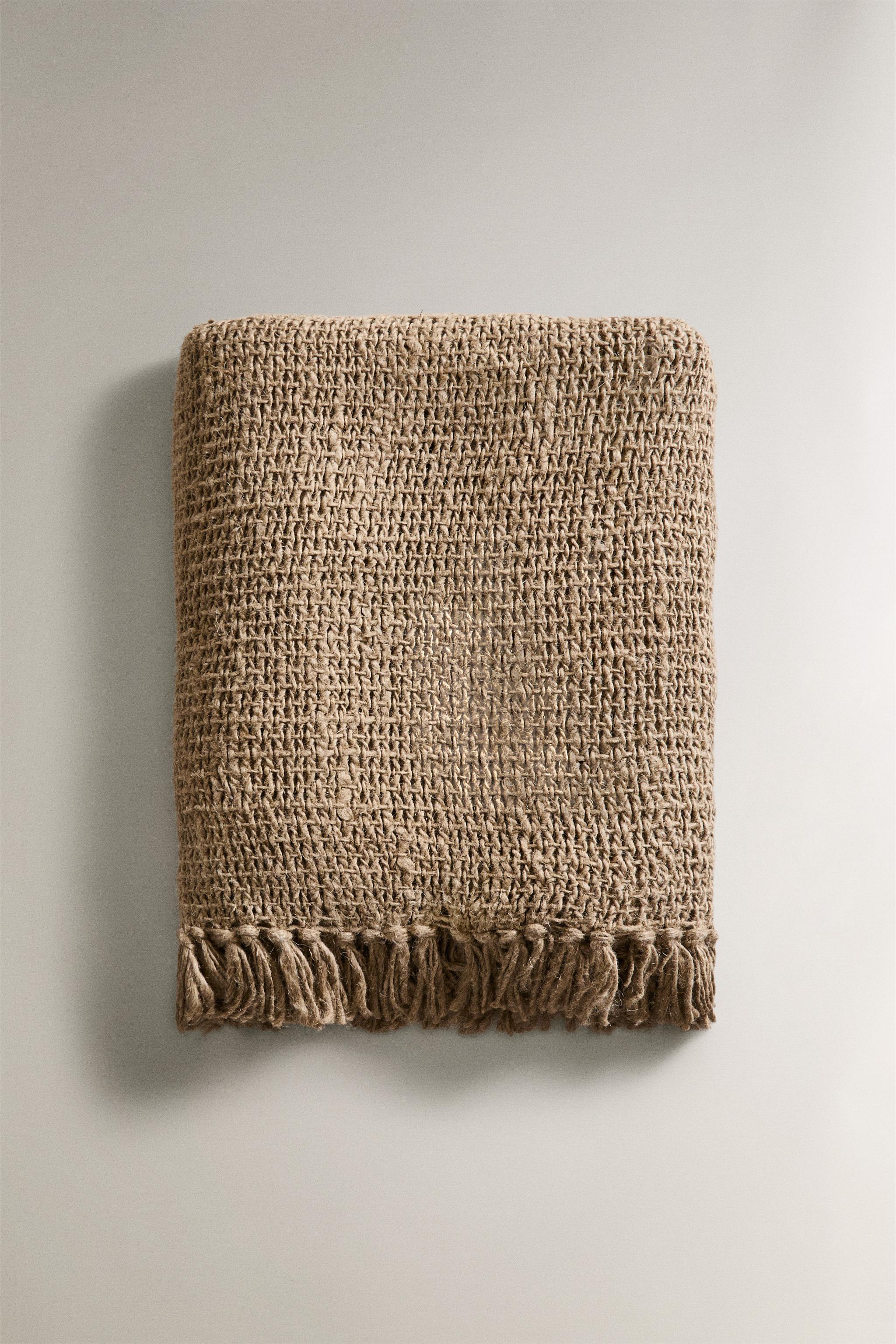 FRINGED LINEN BLANKET