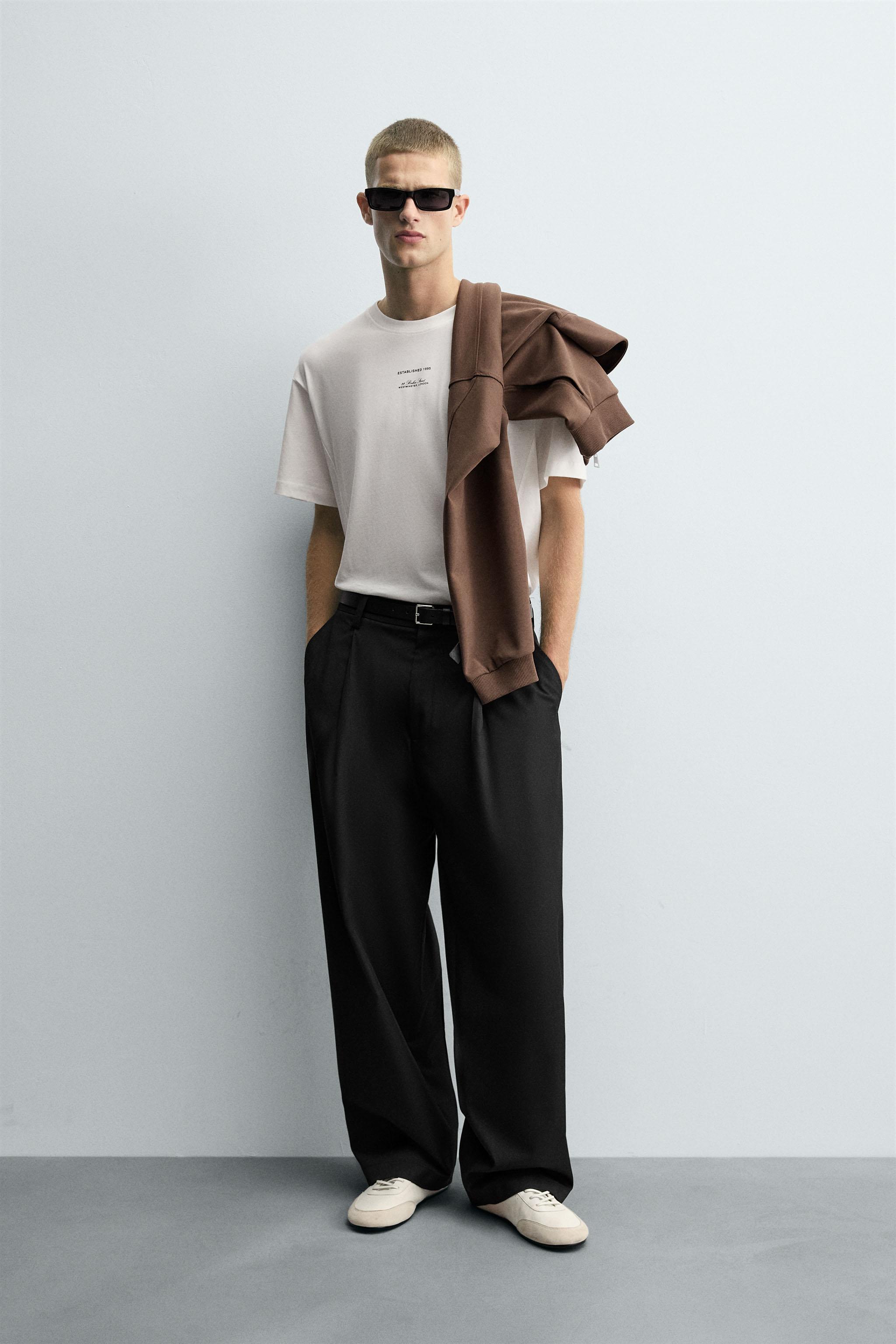 CONTRAST LABEL T-SHIRT