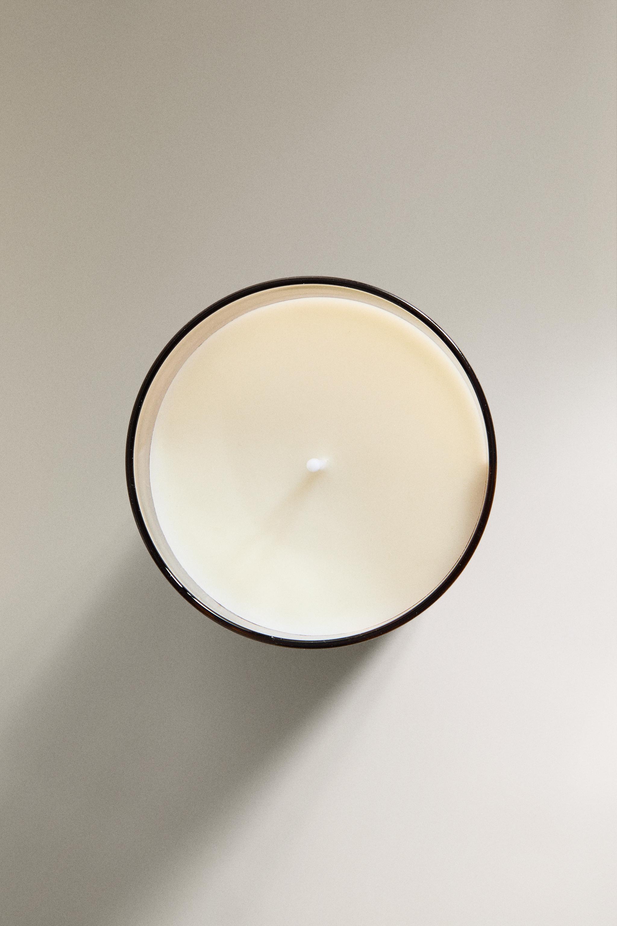 (250 G) DESERT CEDAR SCENTED CANDLE