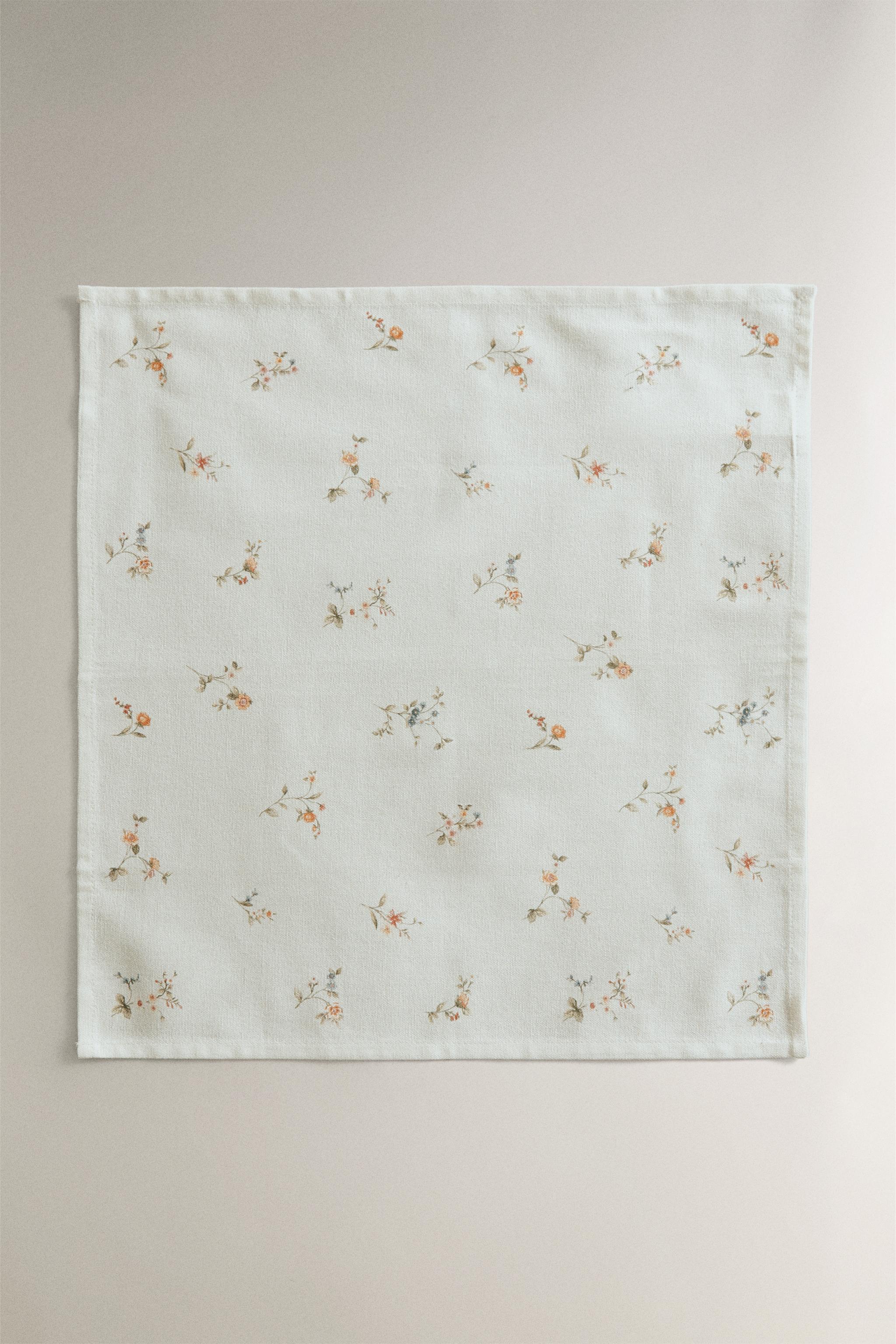 SET OF SMALL FLORAL PRINT NAPKINS (SET OF 2)