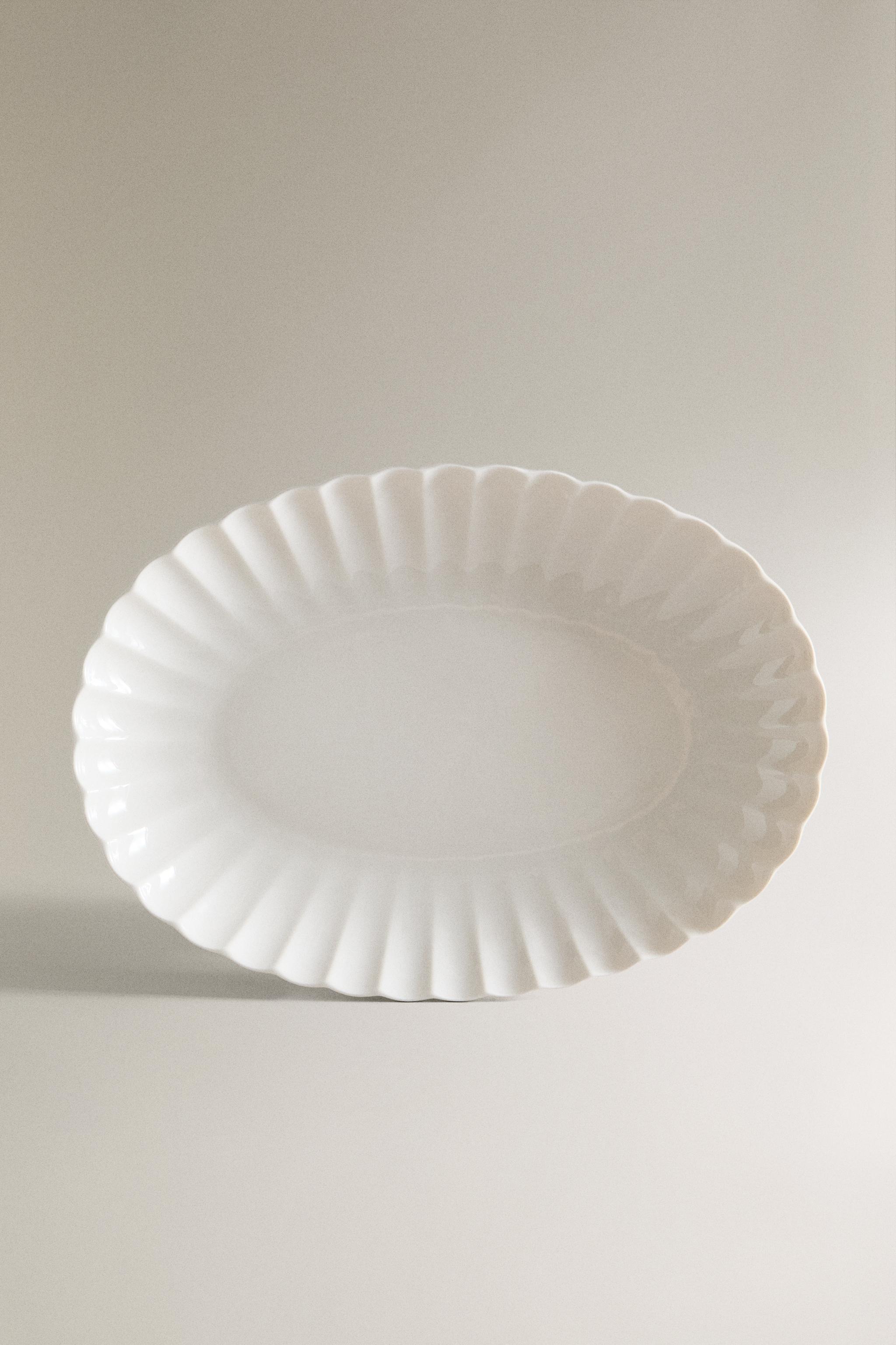 SCALLOPED PORCELAIN SERVING DISH
