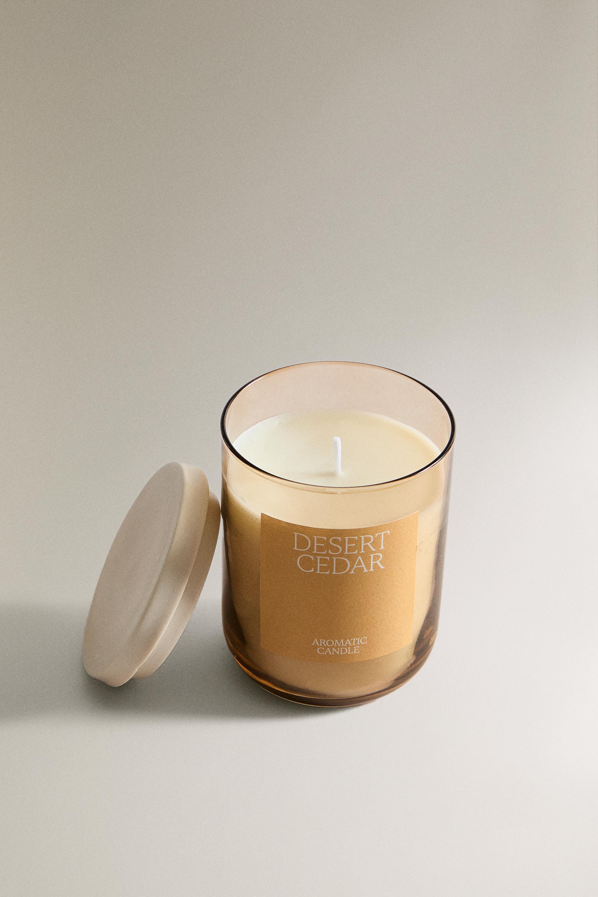 (250 G) DESERT CEDAR SCENTED CANDLE