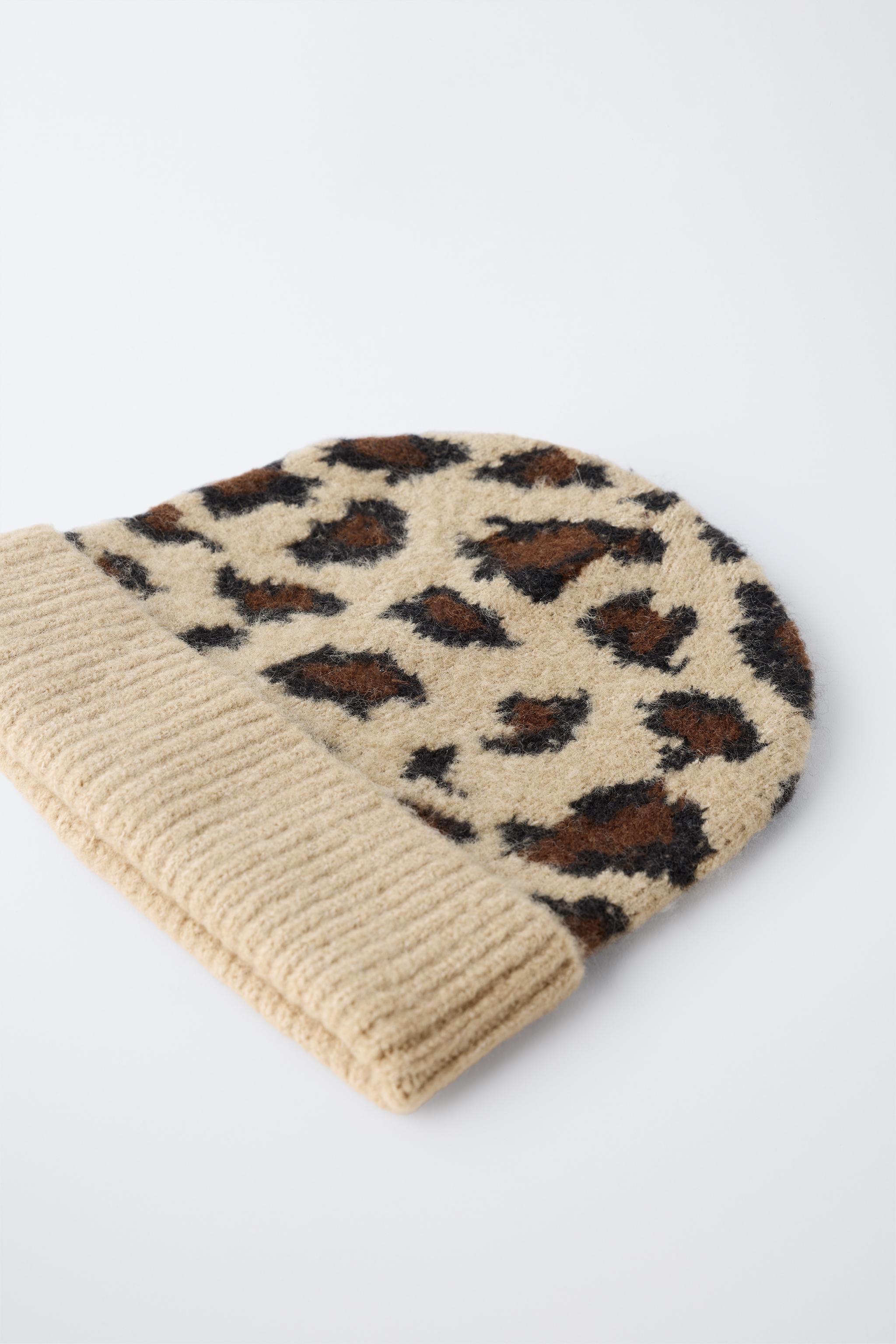 ANIMAL PRINT KNIT HAT