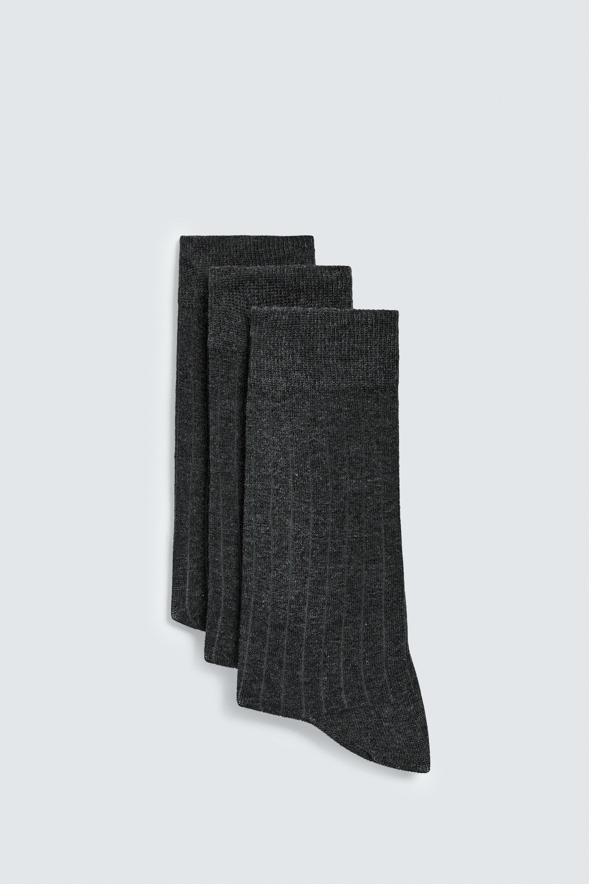 THREE-PACK OF RIBBED SOCKS