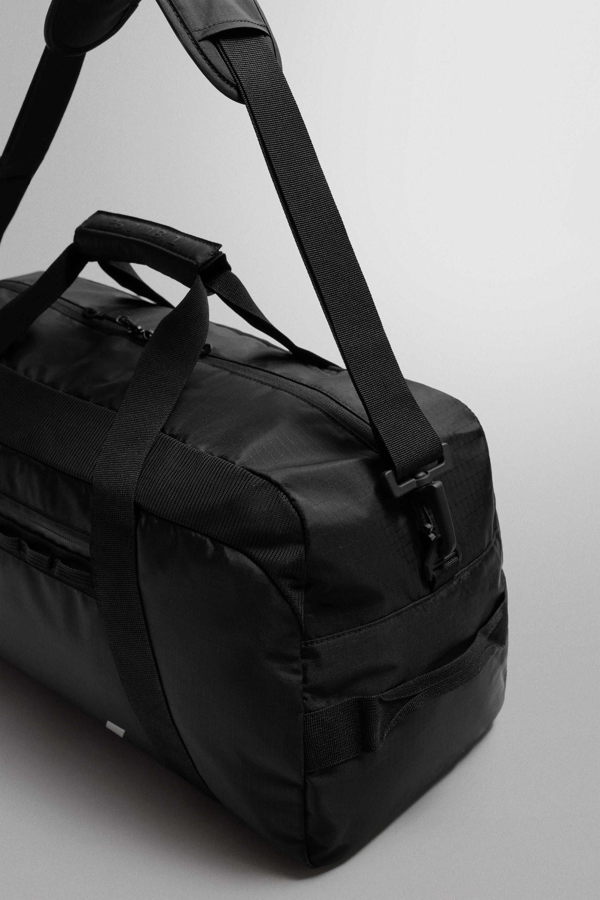 SPORTS DUFFEL BAG