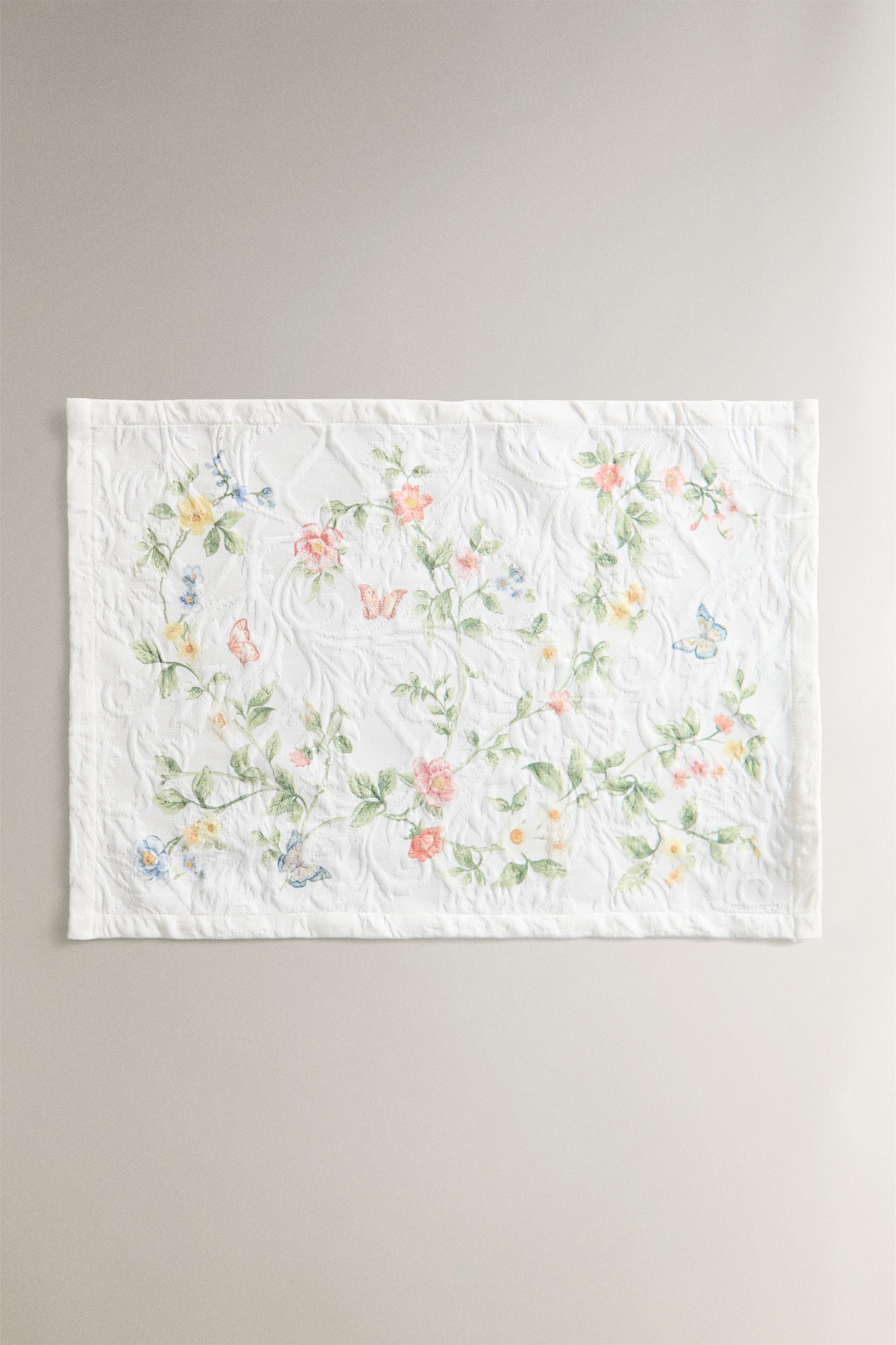 JACQUARD AND FLORAL PRINT PLACEMAT