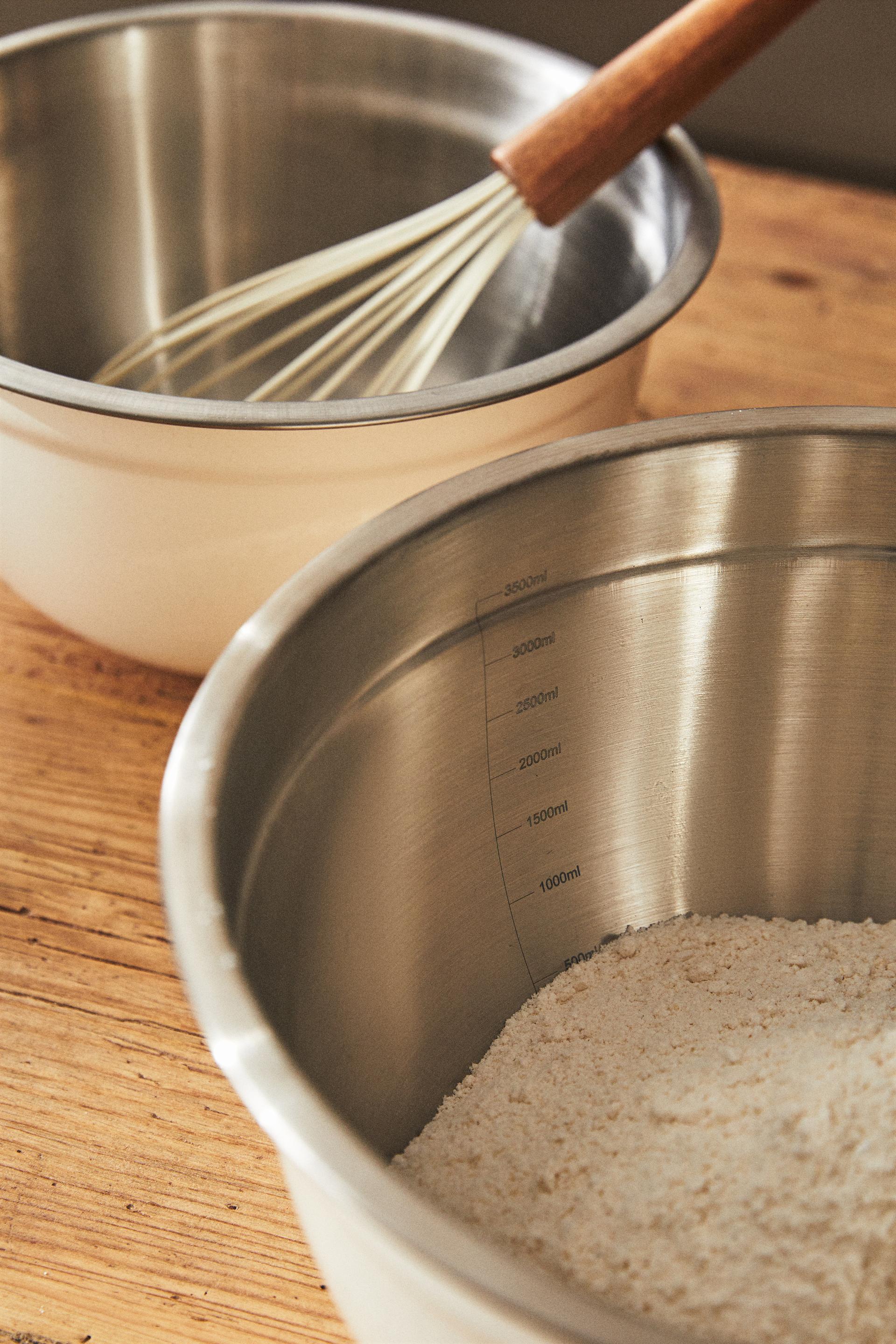 STACKABLE KITCHEN MIXING BOWL