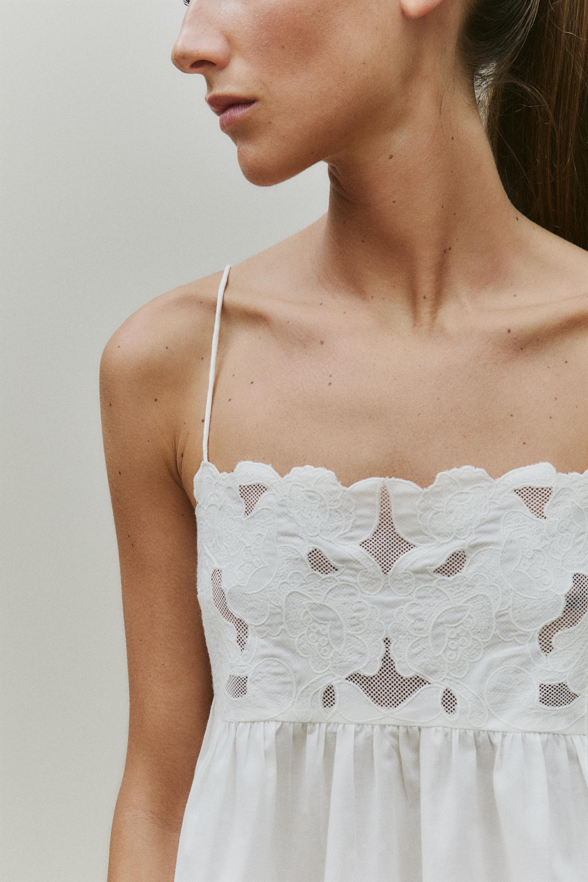 EMBROIDERED COTTON NIGHTGOWN