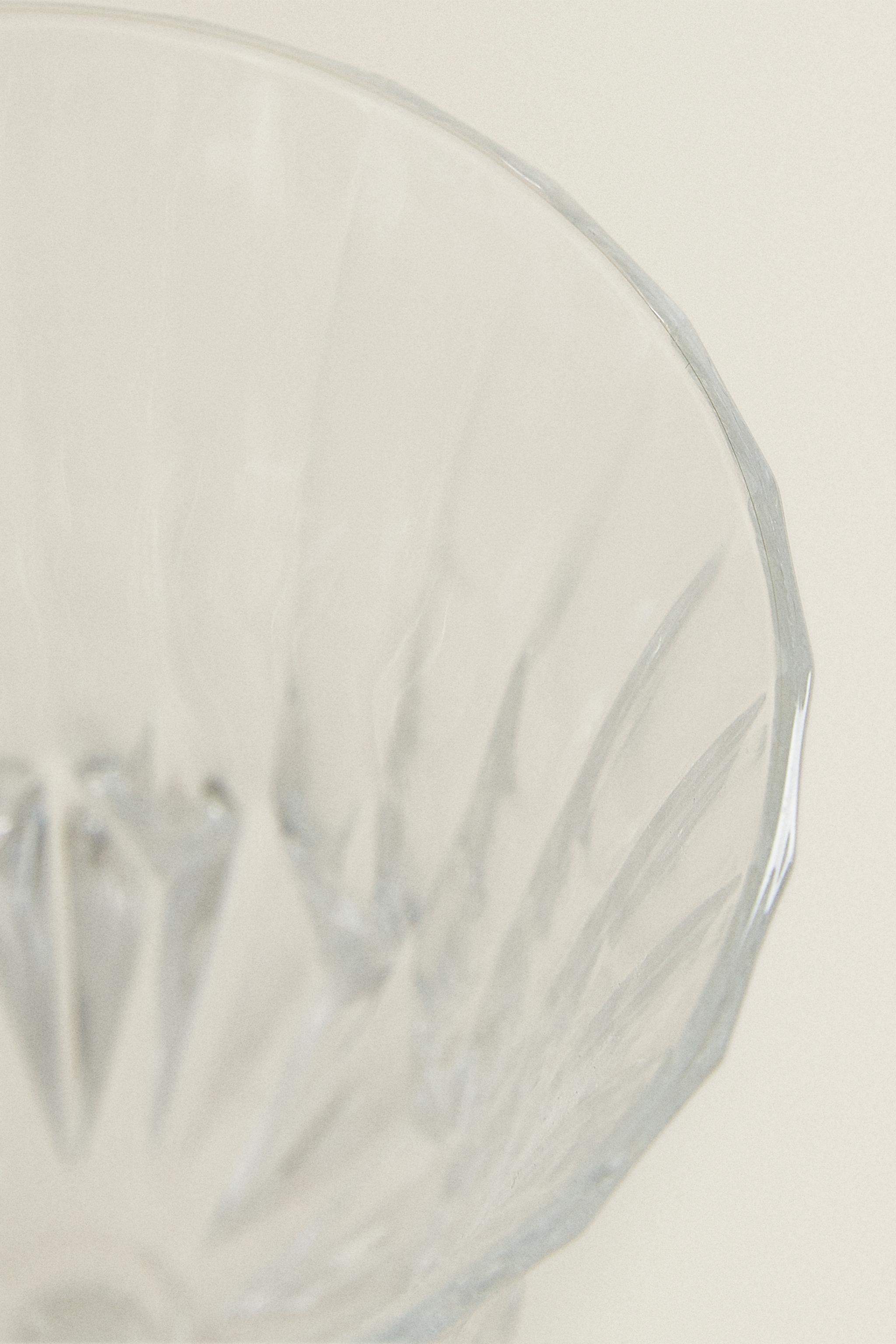 ENGRAVED-EFFECT CRYSTALLINE WINE GLASS