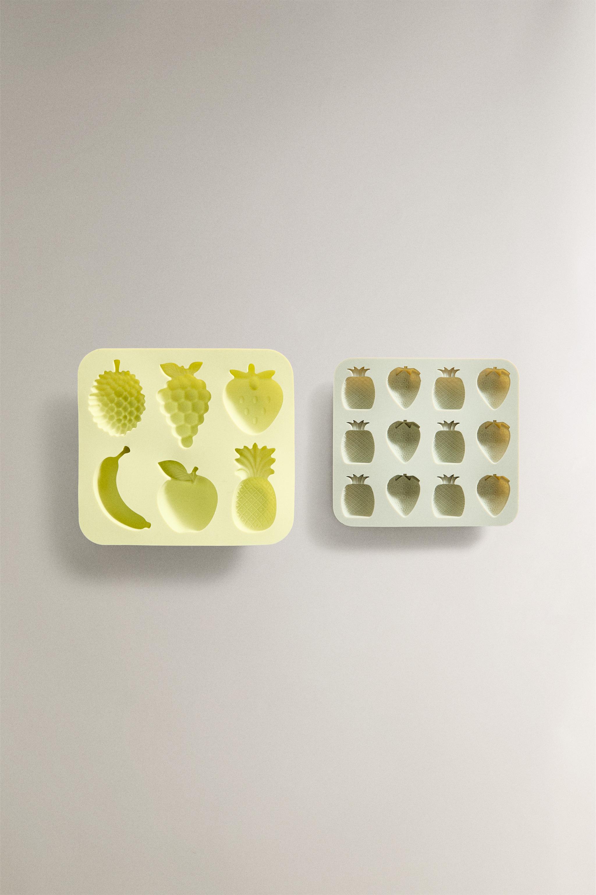 SET OF SILICONE ICE TRAYS WITH FRUIT SHAPES (SET OF 2)