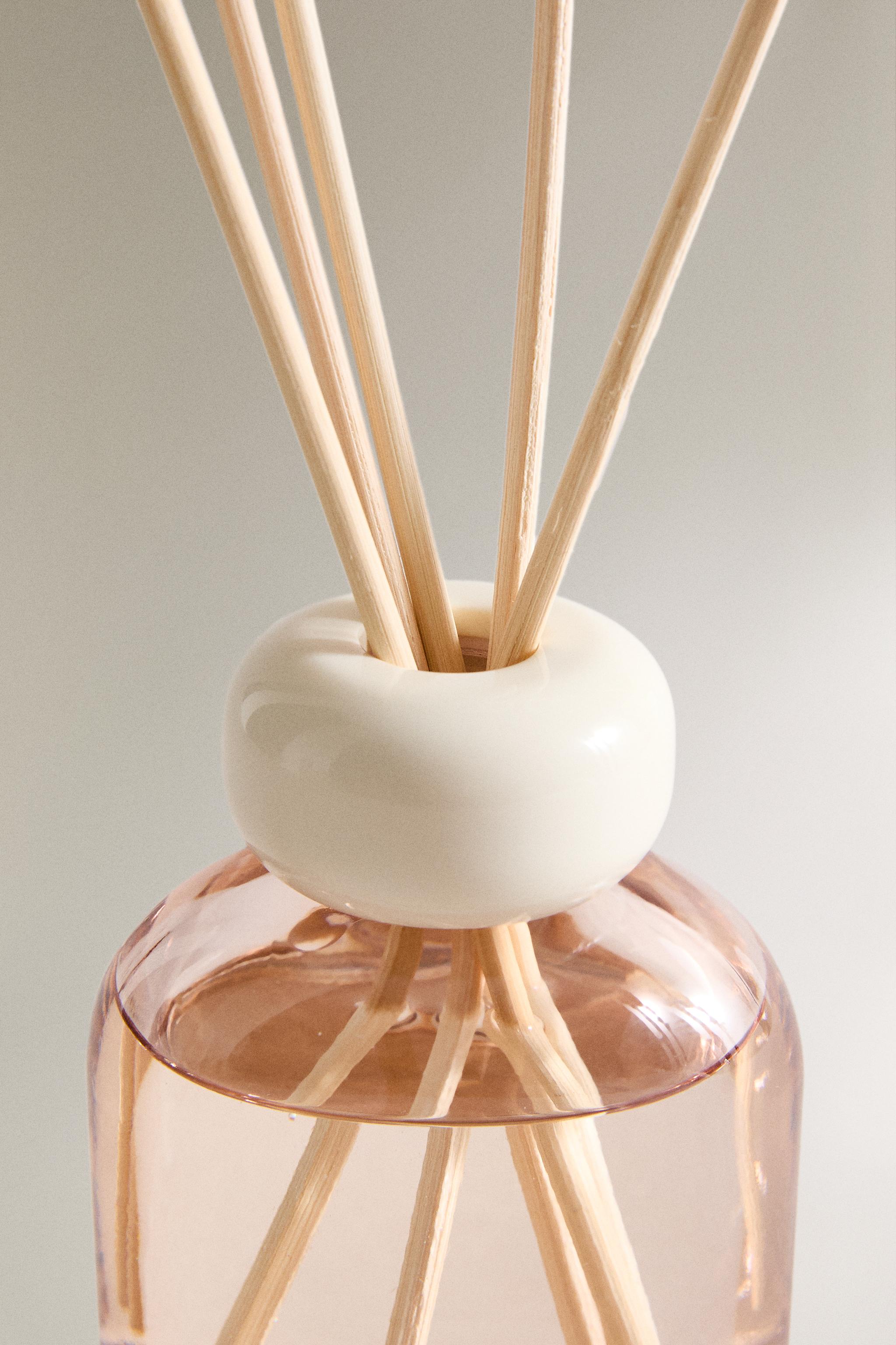 (4.06 oz) MUSKY LILY MIKADO AIR FRESHENER