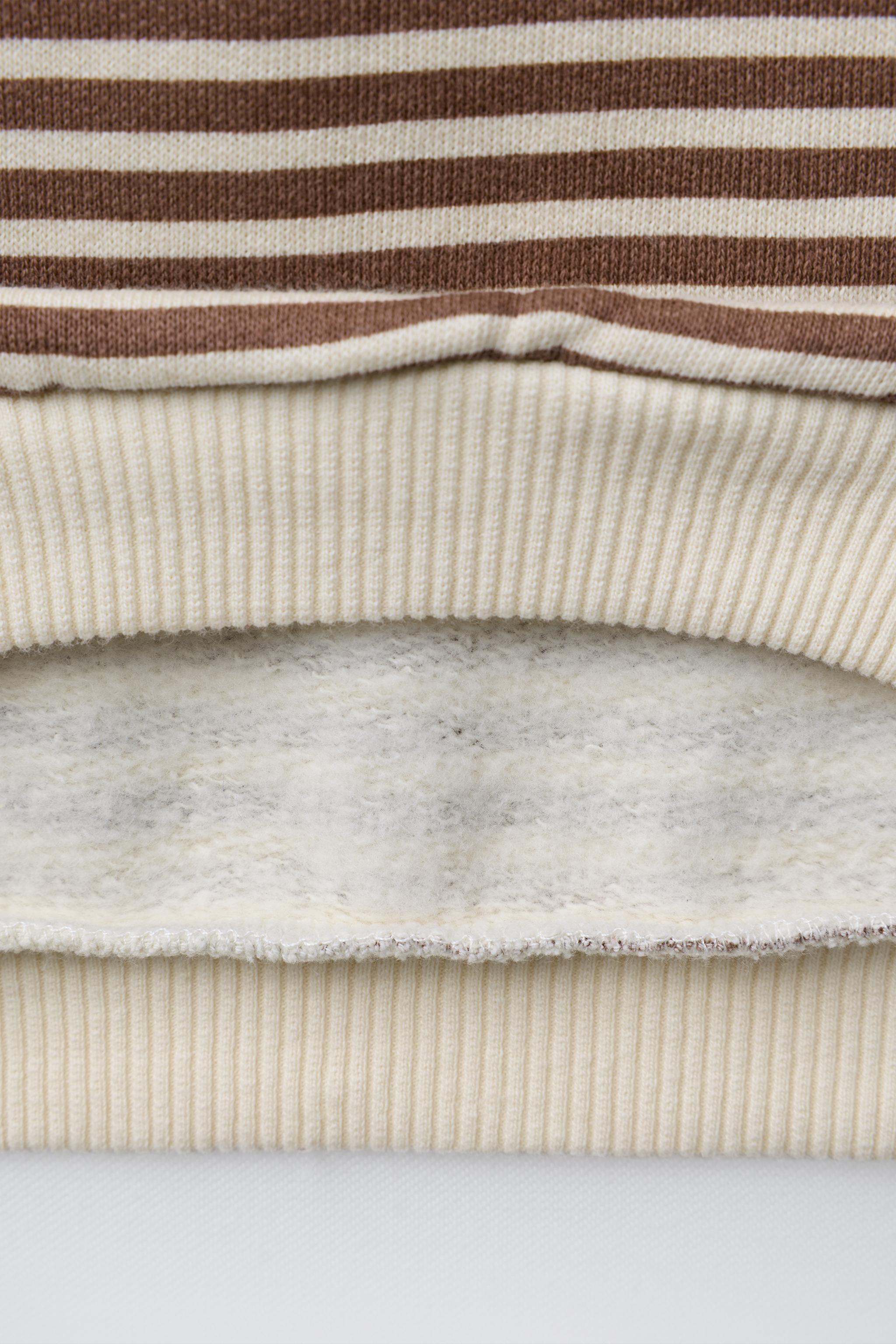 STRIPED HELLO KITTY © SANRIO SWEATSHIRT