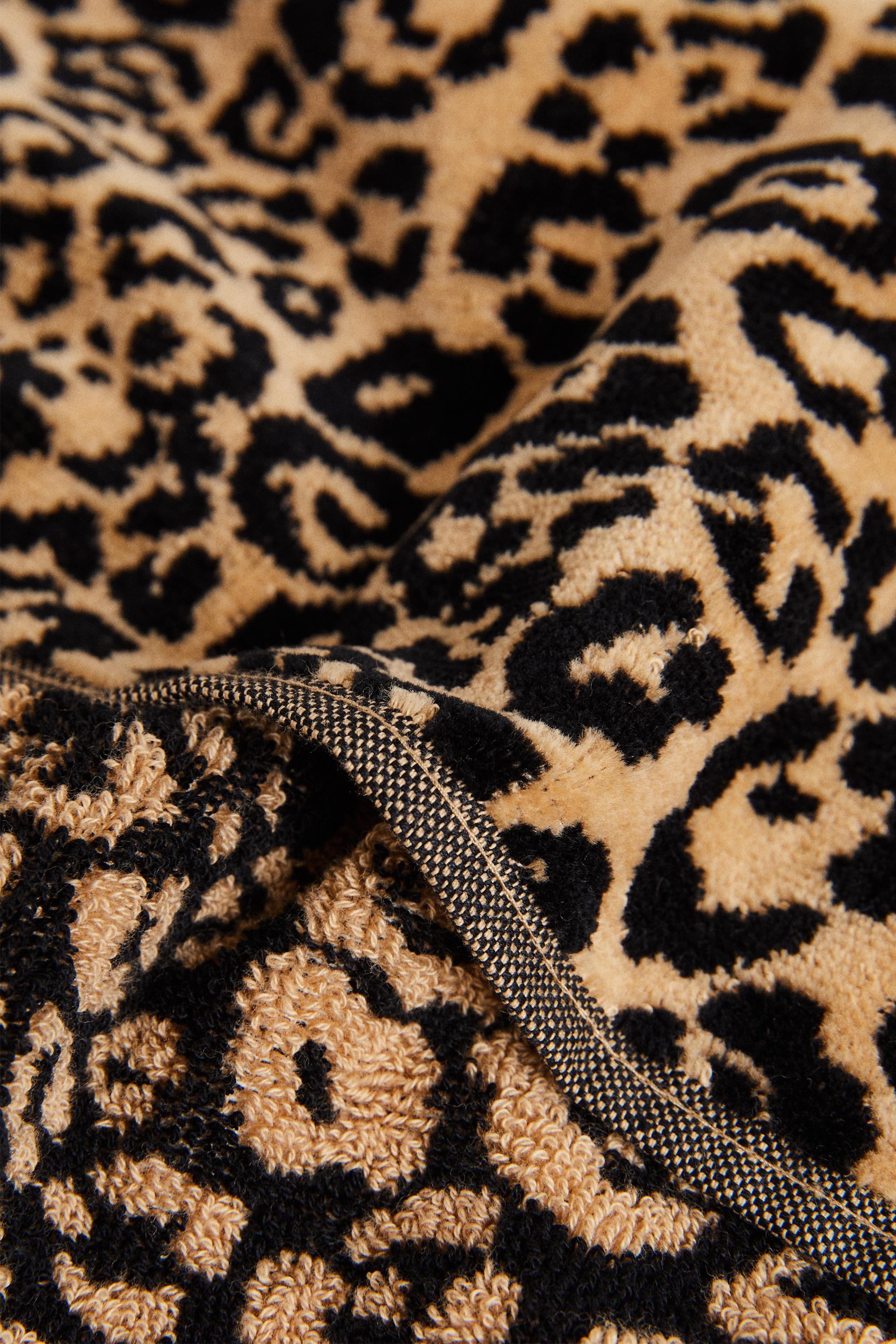 ANIMAL PRINT VELOUR BATH TOWEL