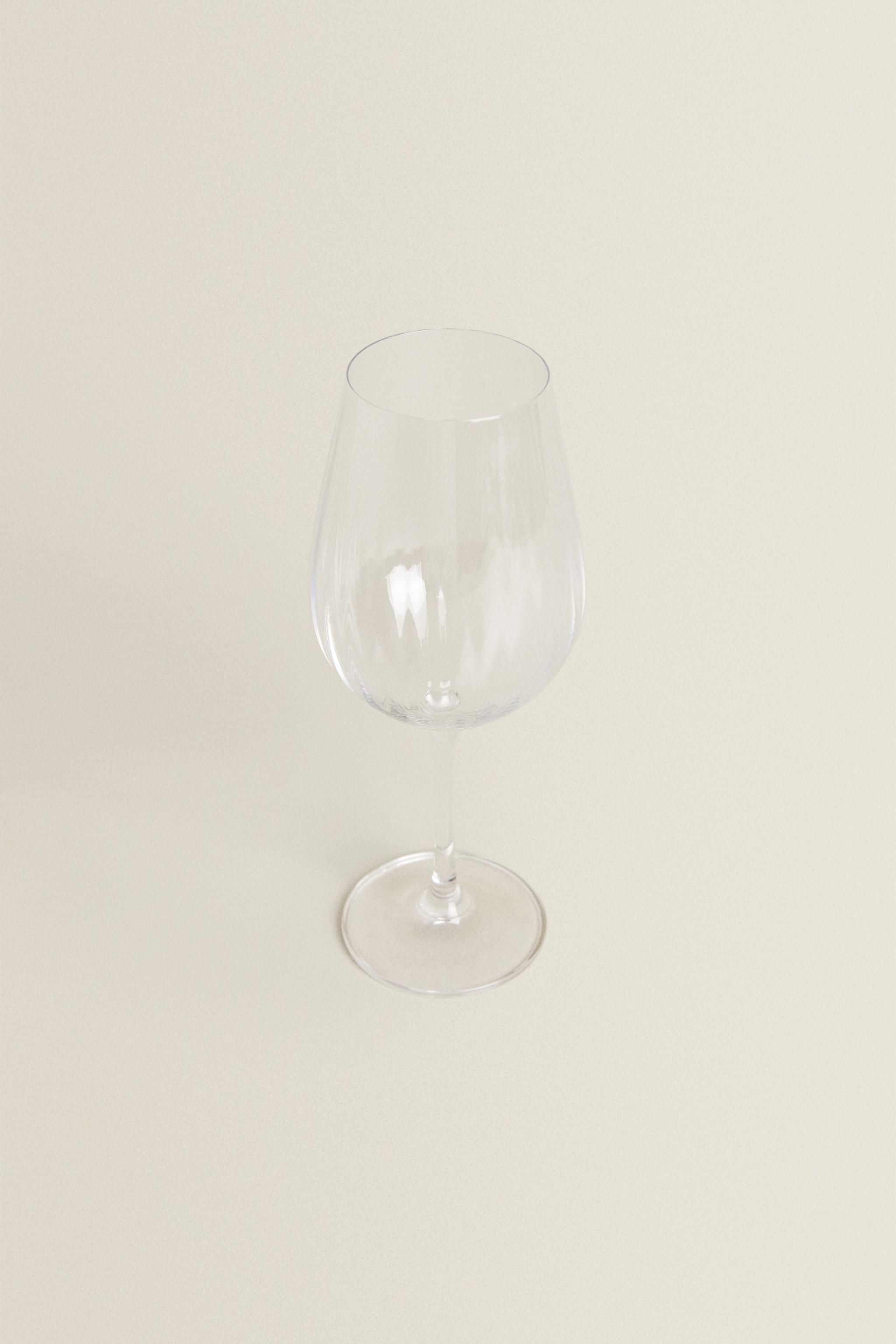 TEXTURED CRYSTALLINE WINE GLASS