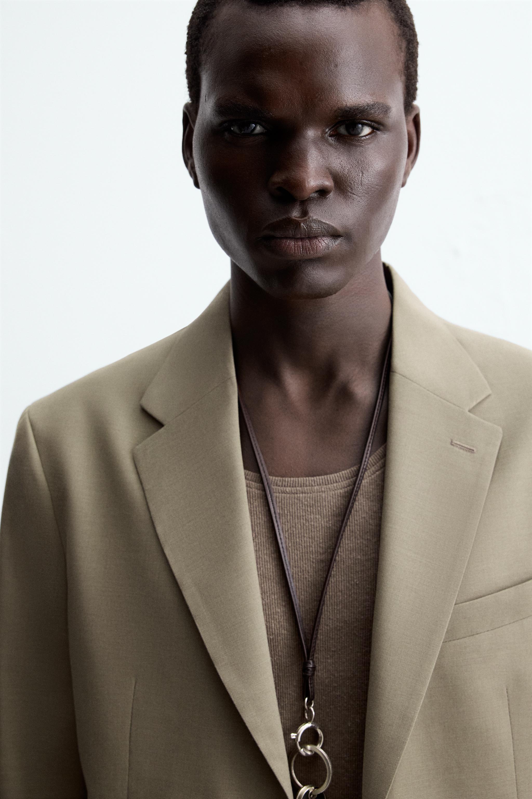 TEXTURED SUIT BLAZER