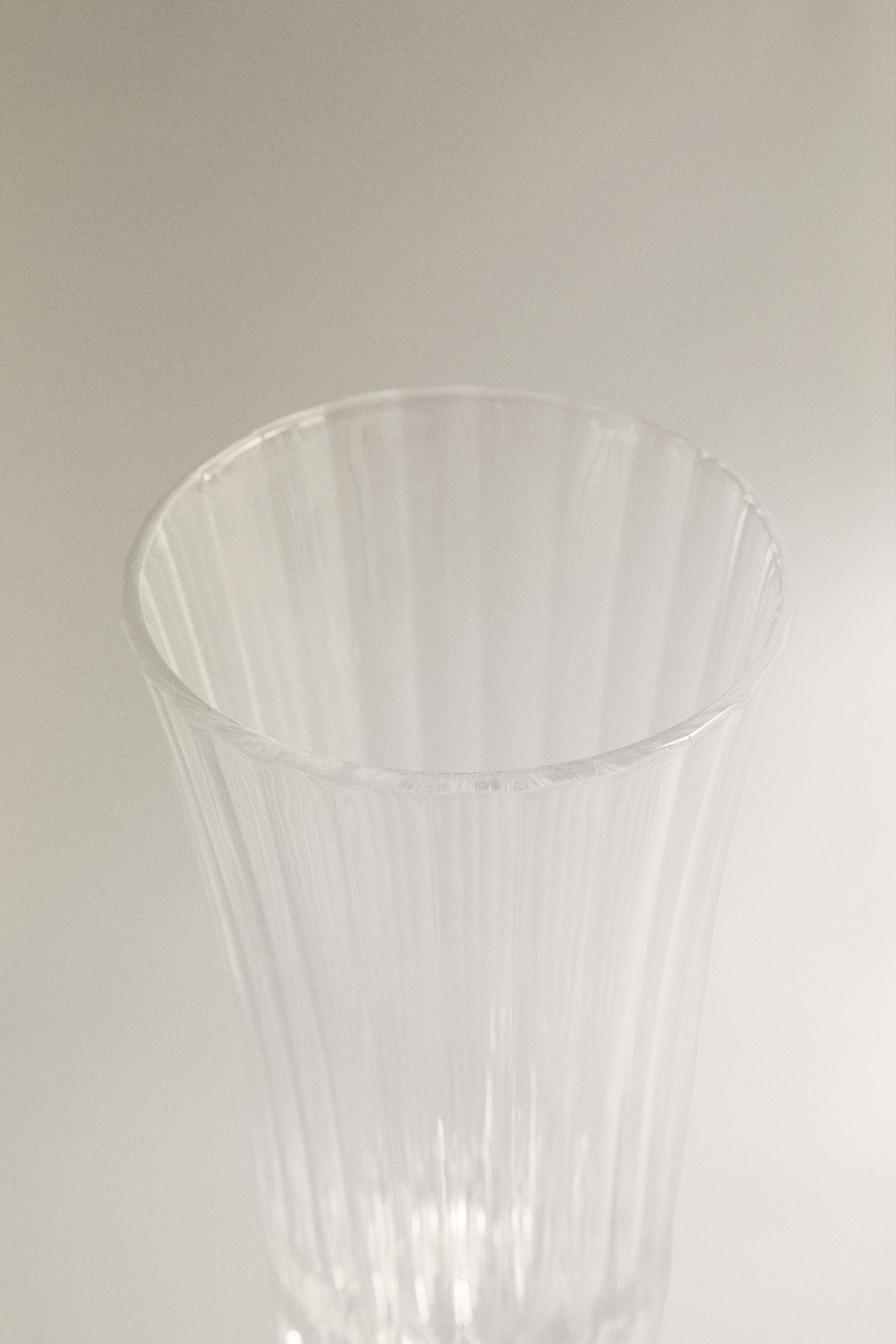 ENGRAVED CRYSTALLINE FLUTE GLASS WITH ENGRAVED GLASS EFFECT