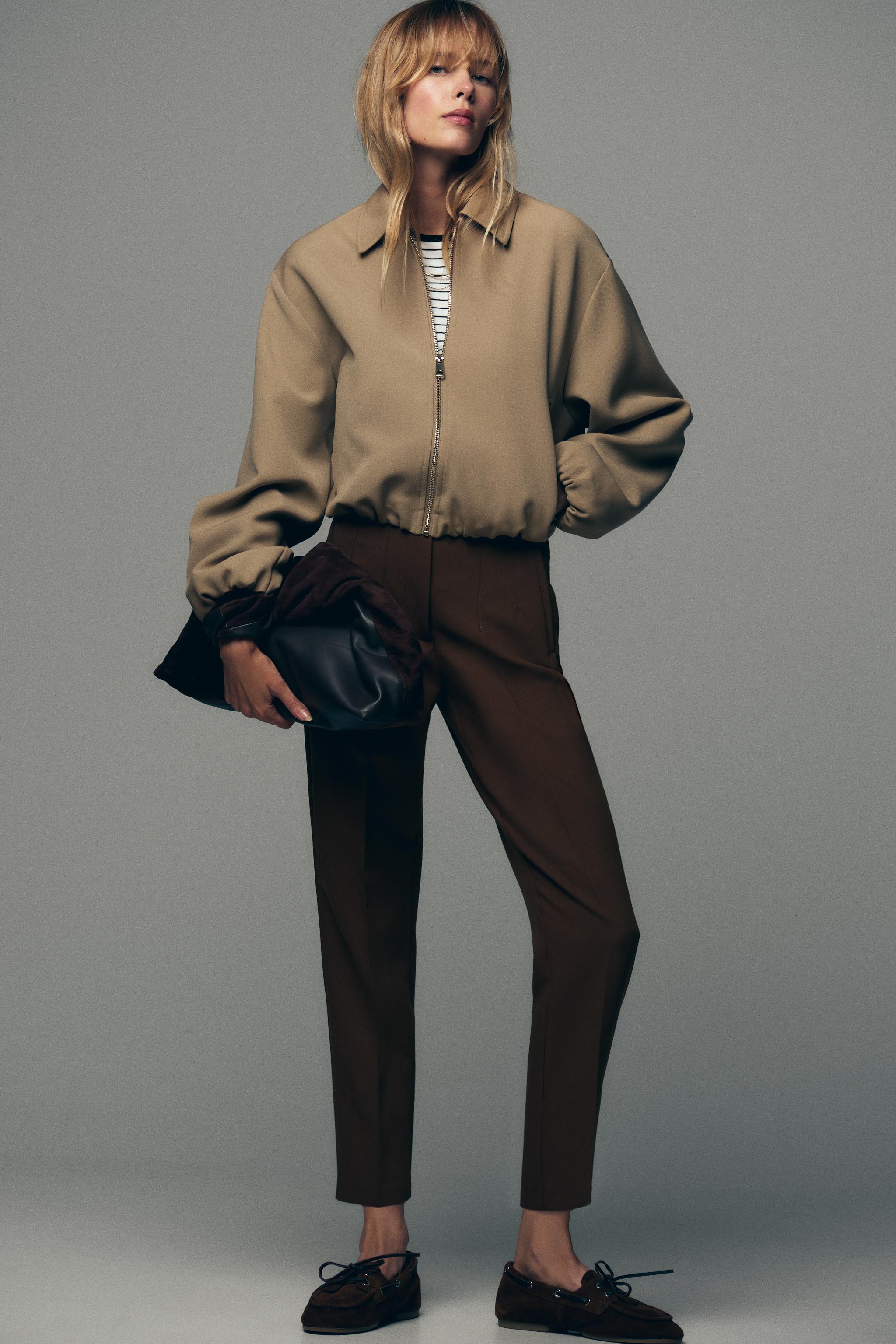 PANTS WITH A HIGH WAIST