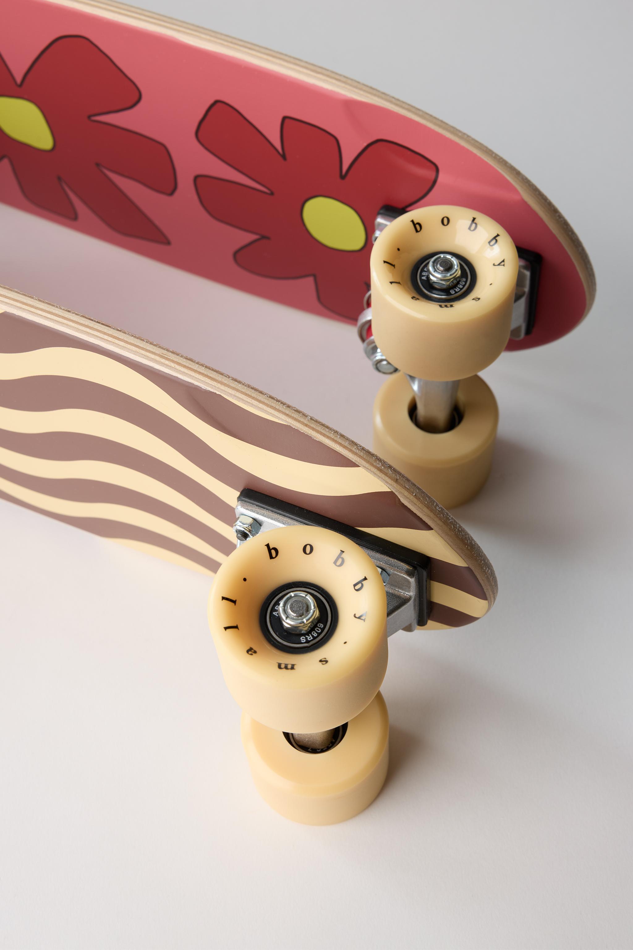 SPECKLE CRUISER BOBBY SMALL © SKATEBOARD