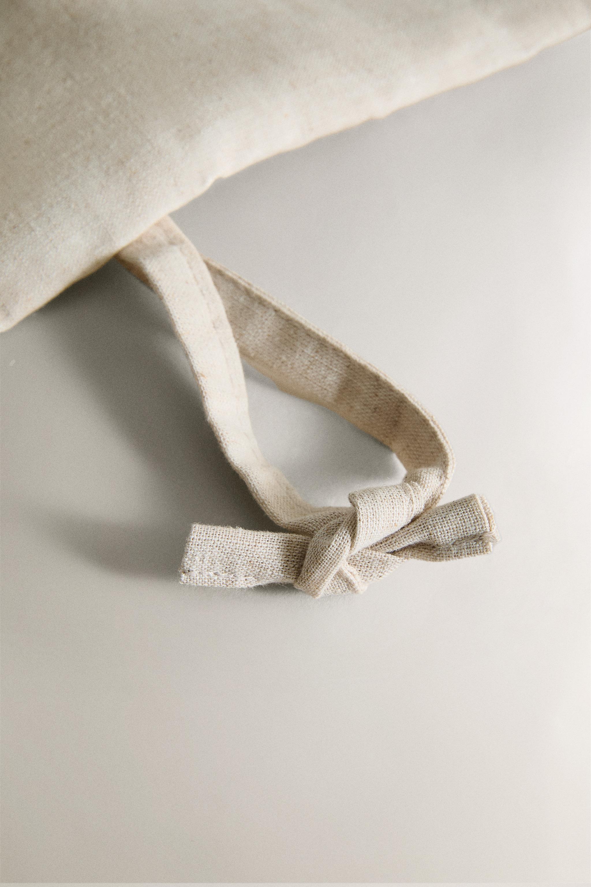 EMBROIDERED CRIB ORGANIZER