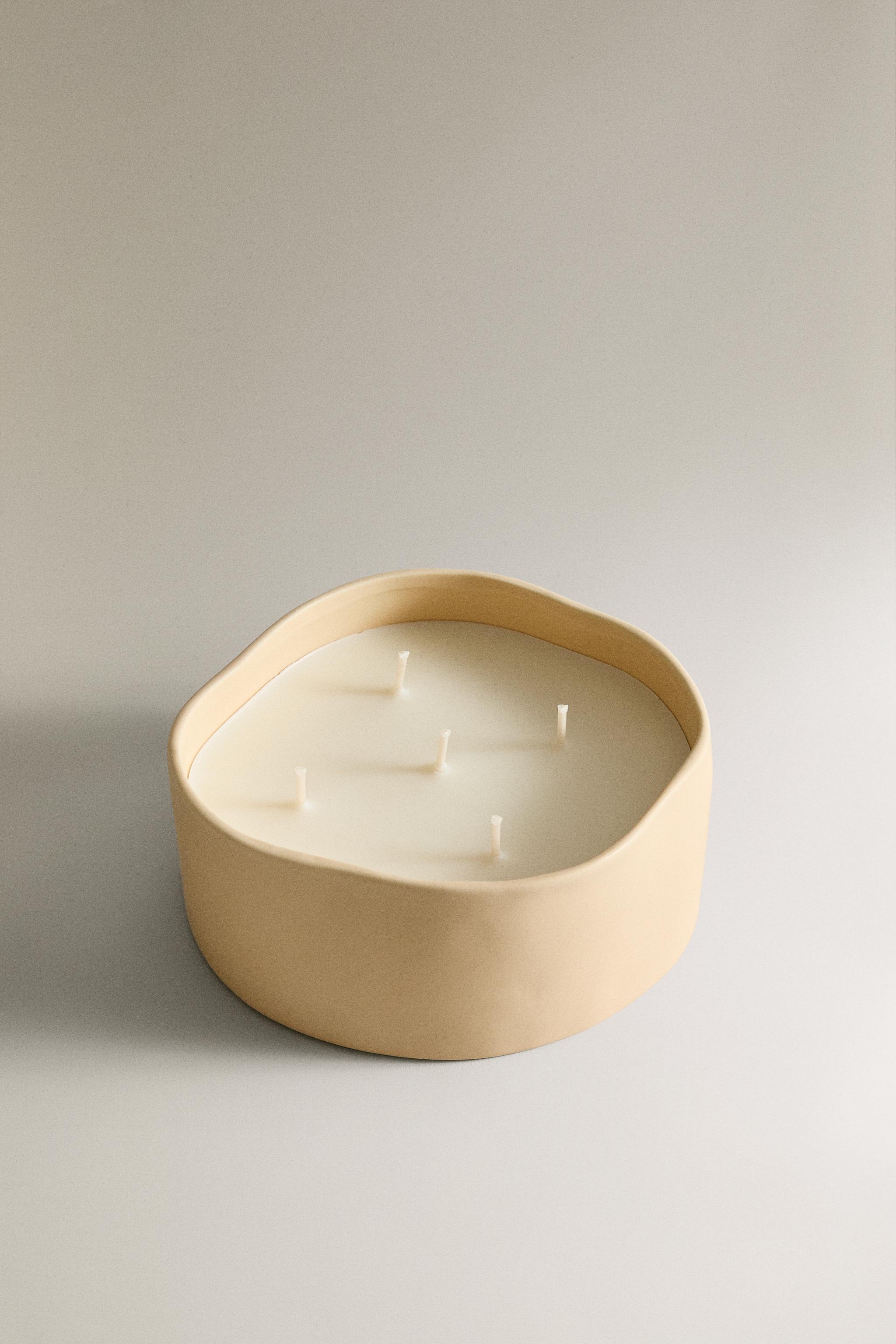 (540 G) LUMINOUS CAMELLIA SCENTED CANDLE