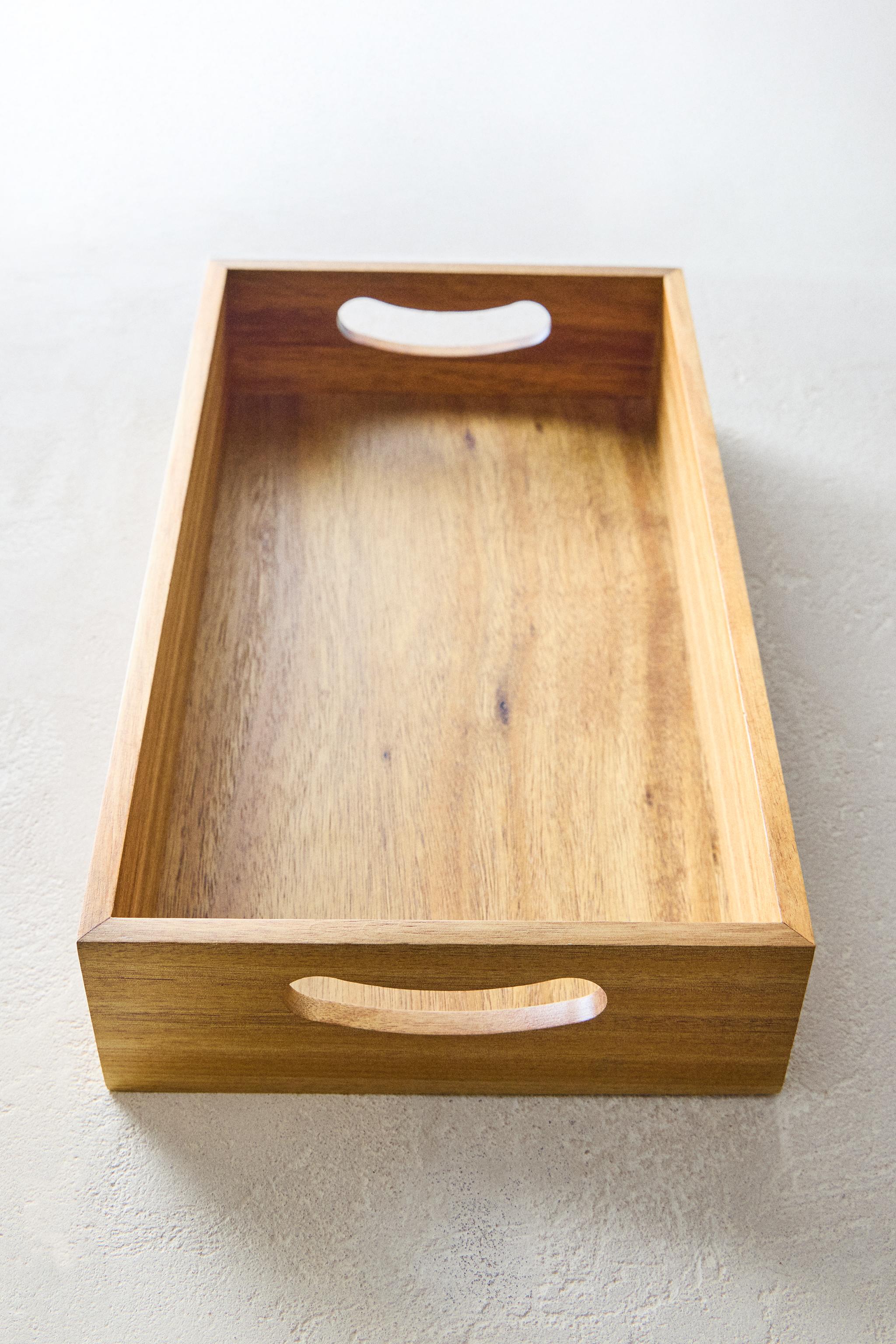 ACACIA WOOD TRAY WITH HANDLES