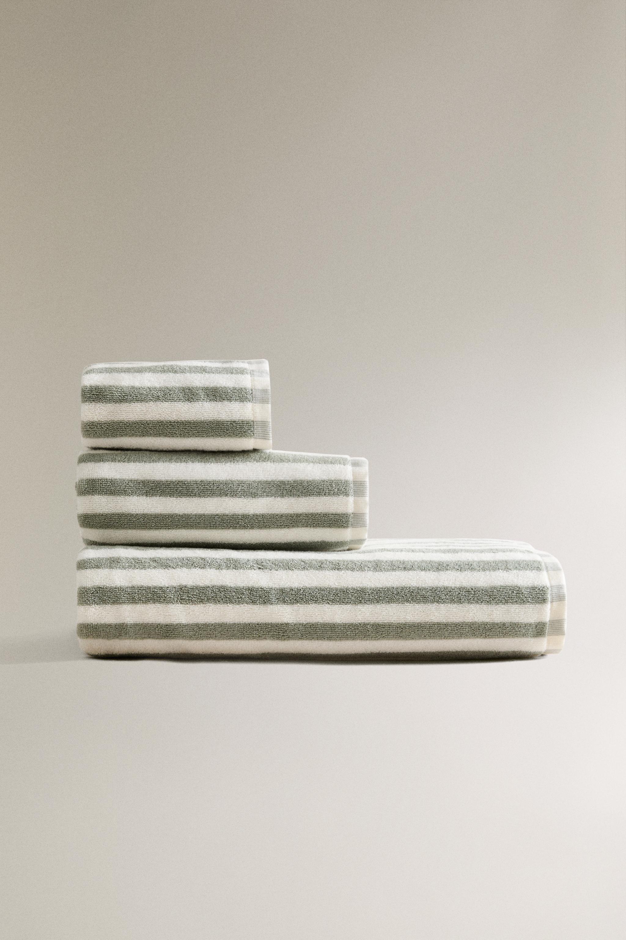 COLORED STRIPE BATH TOWEL