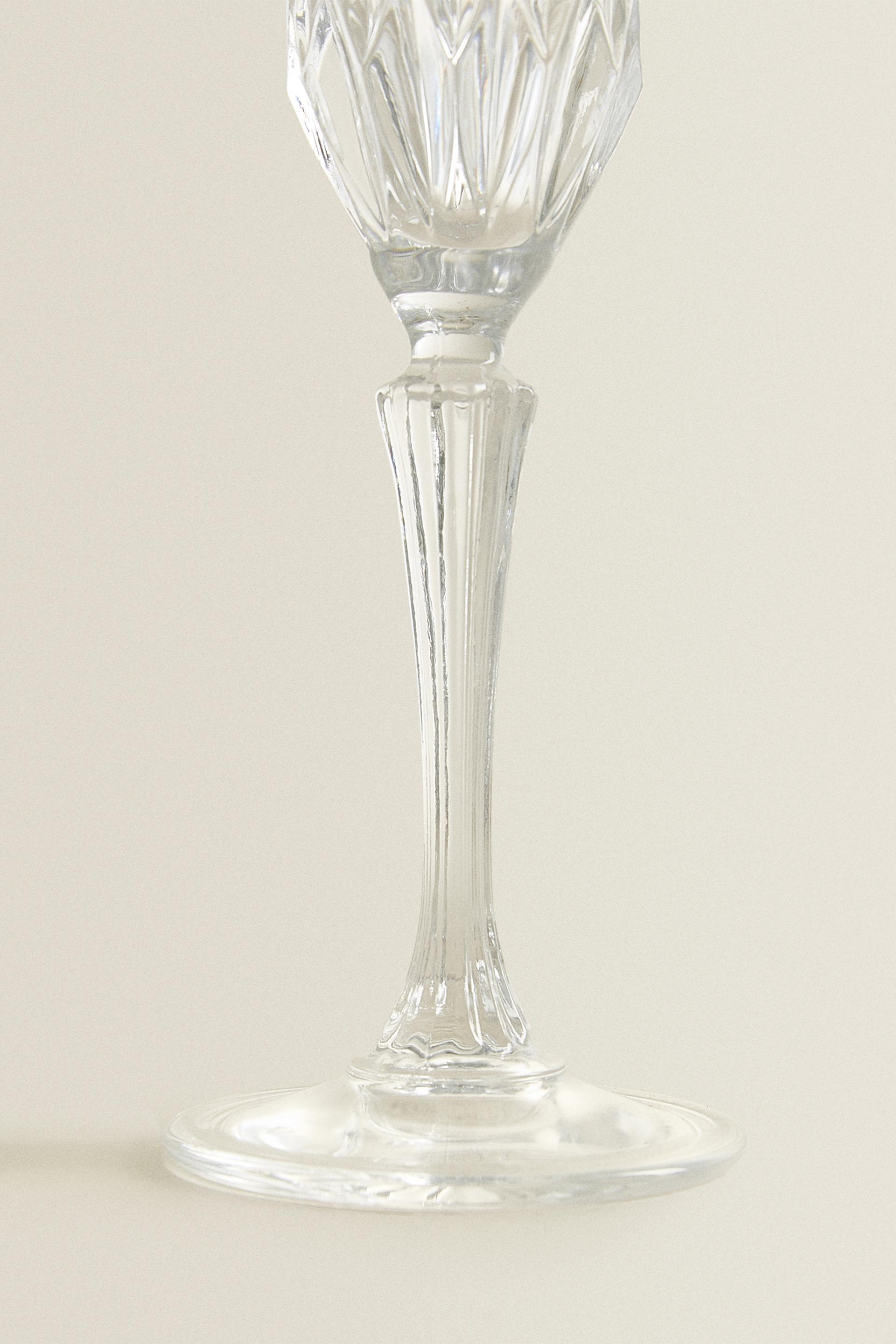 ENGRAVED CRYSTALLINE FLUTE GLASS WITH ENGRAVED GLASS EFFECT