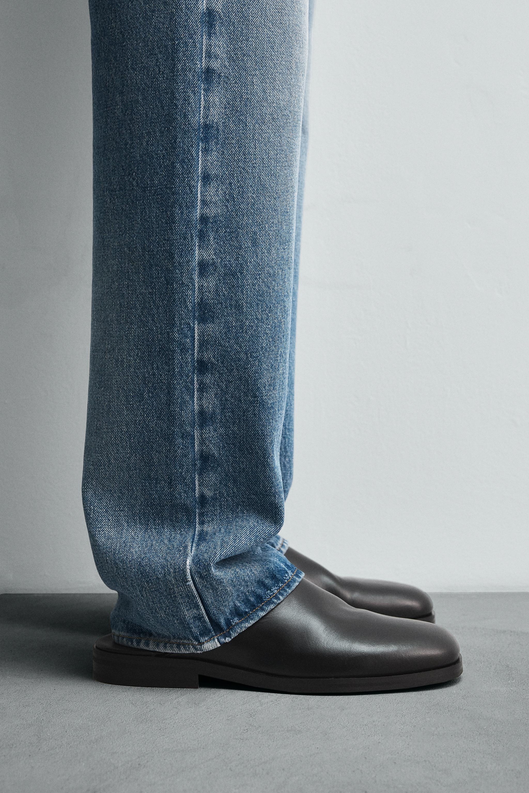 LIMITED EDITION LEATHER CLOGS