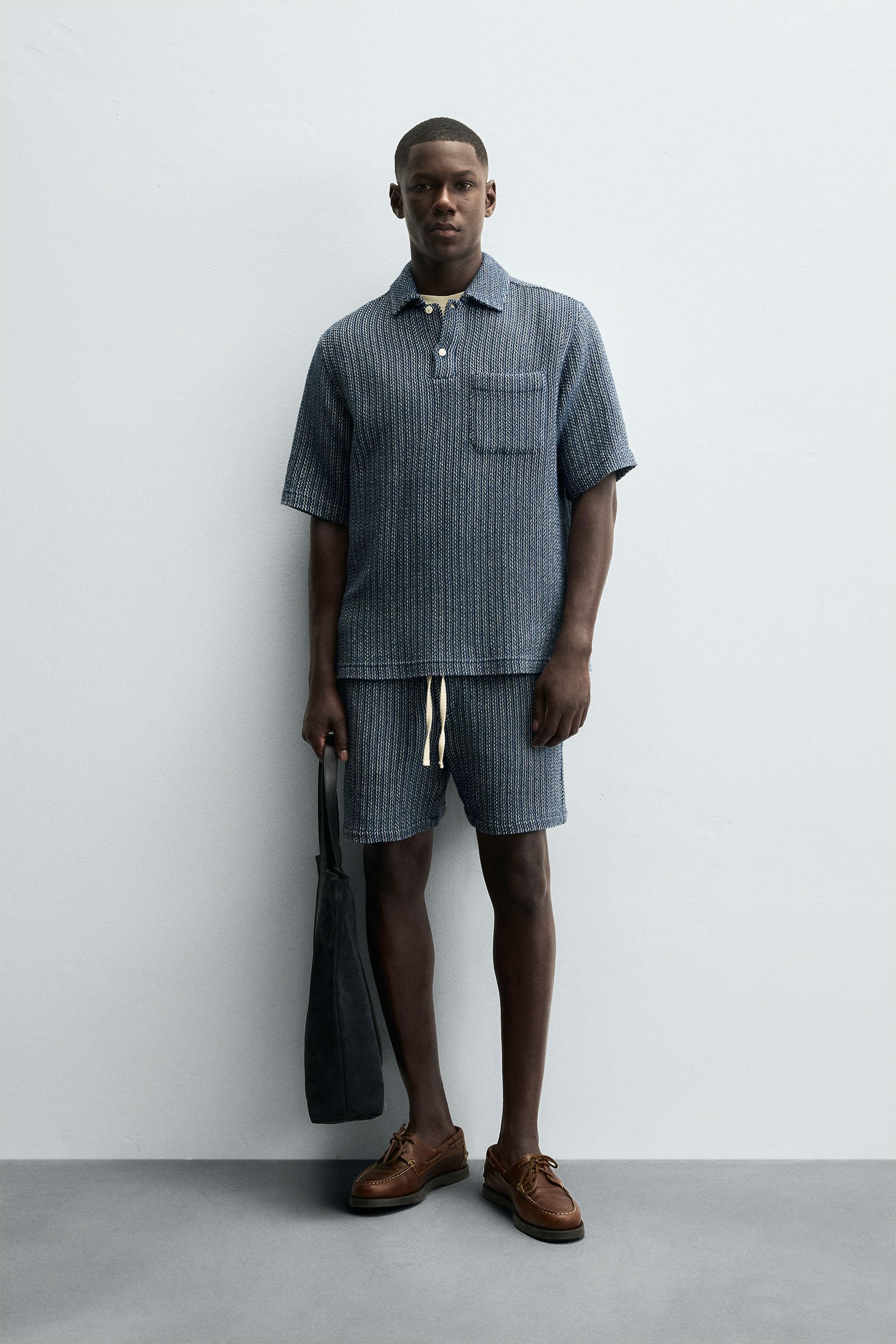 JACQUARD TEXTURED BERMUDA SHORTS