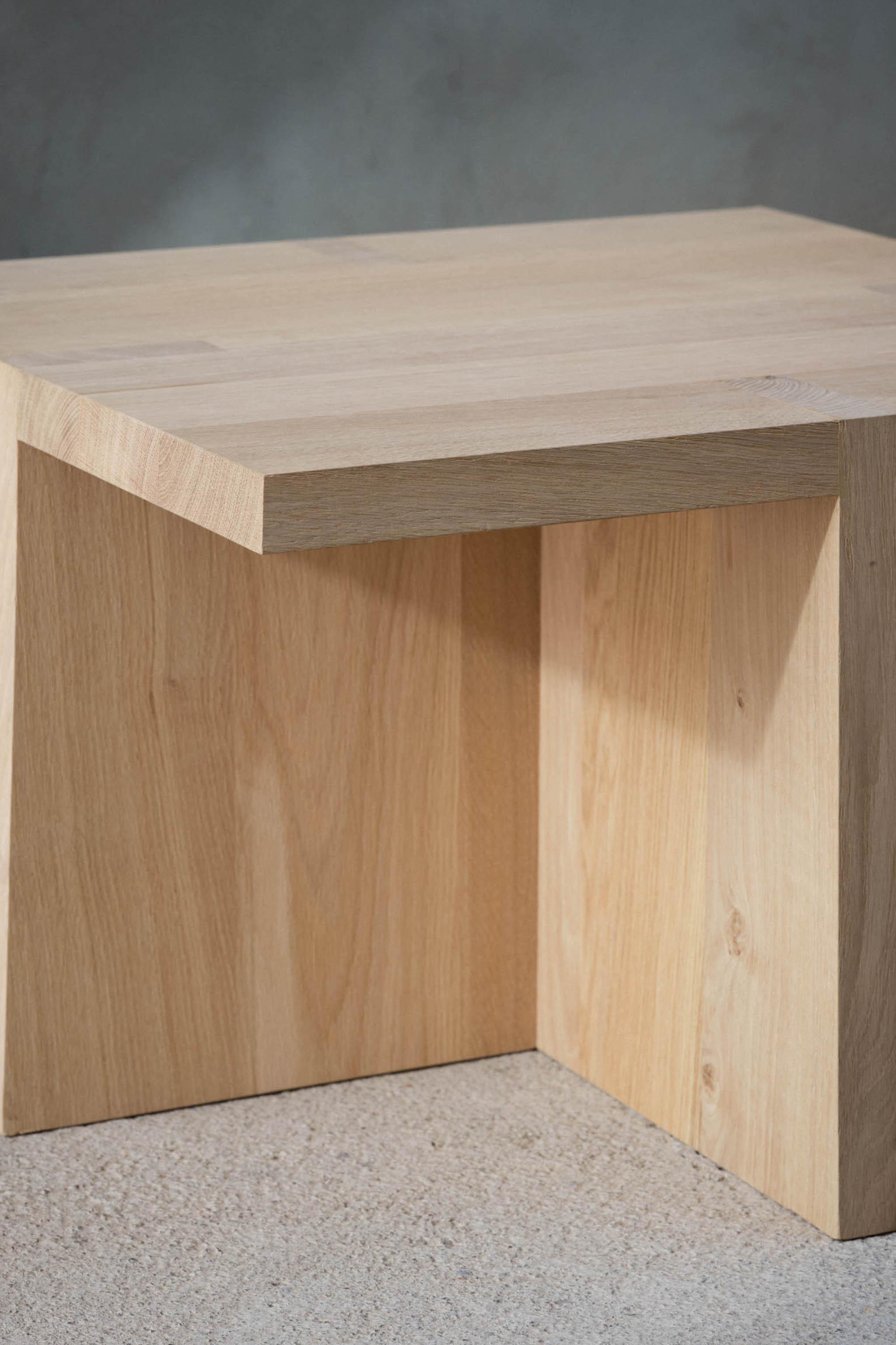 SIDETABLE 01