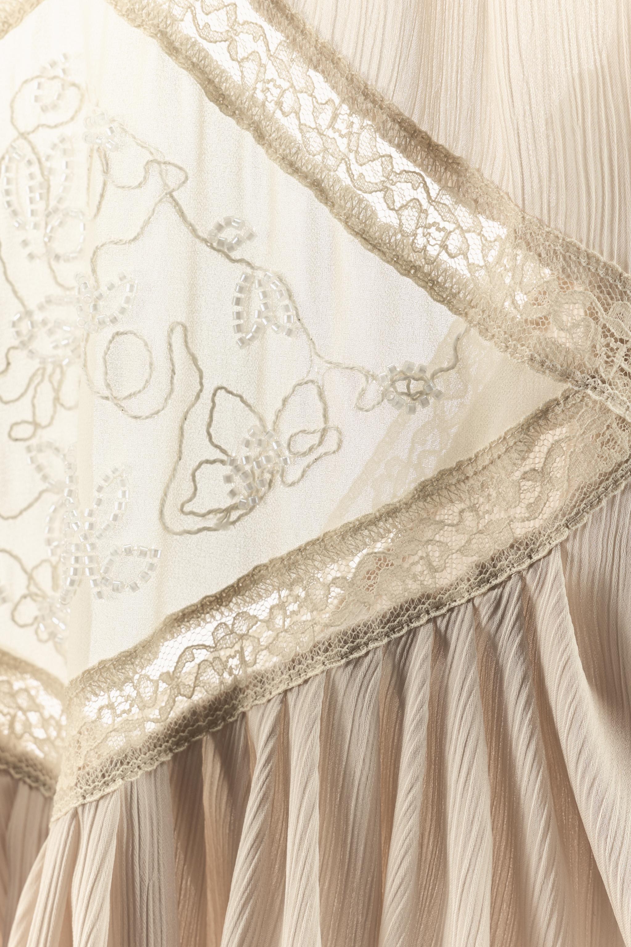 EMBROIDERED MIDI DRESS