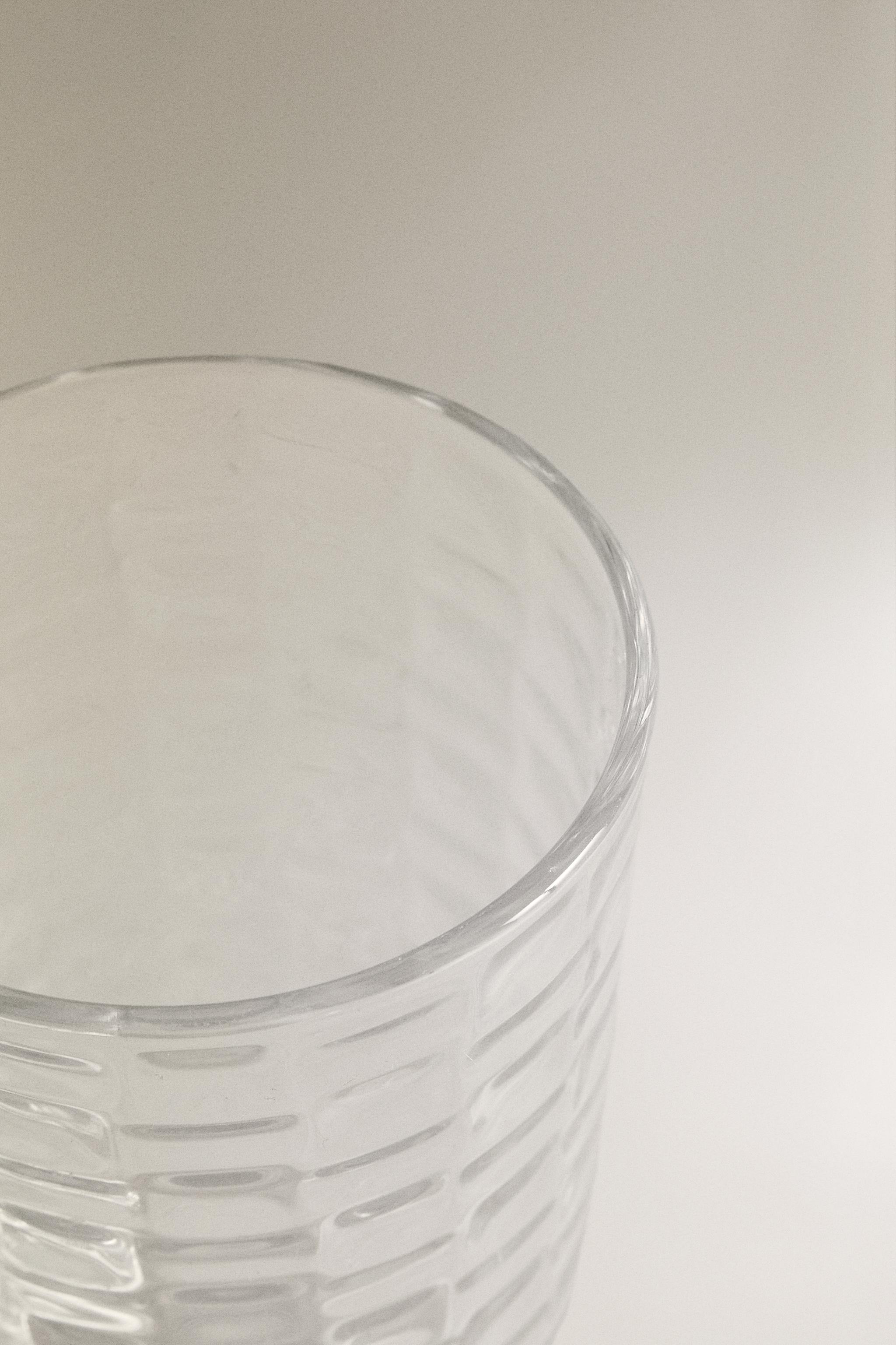 RAISED SQUARE-EFFECT TUMBLER