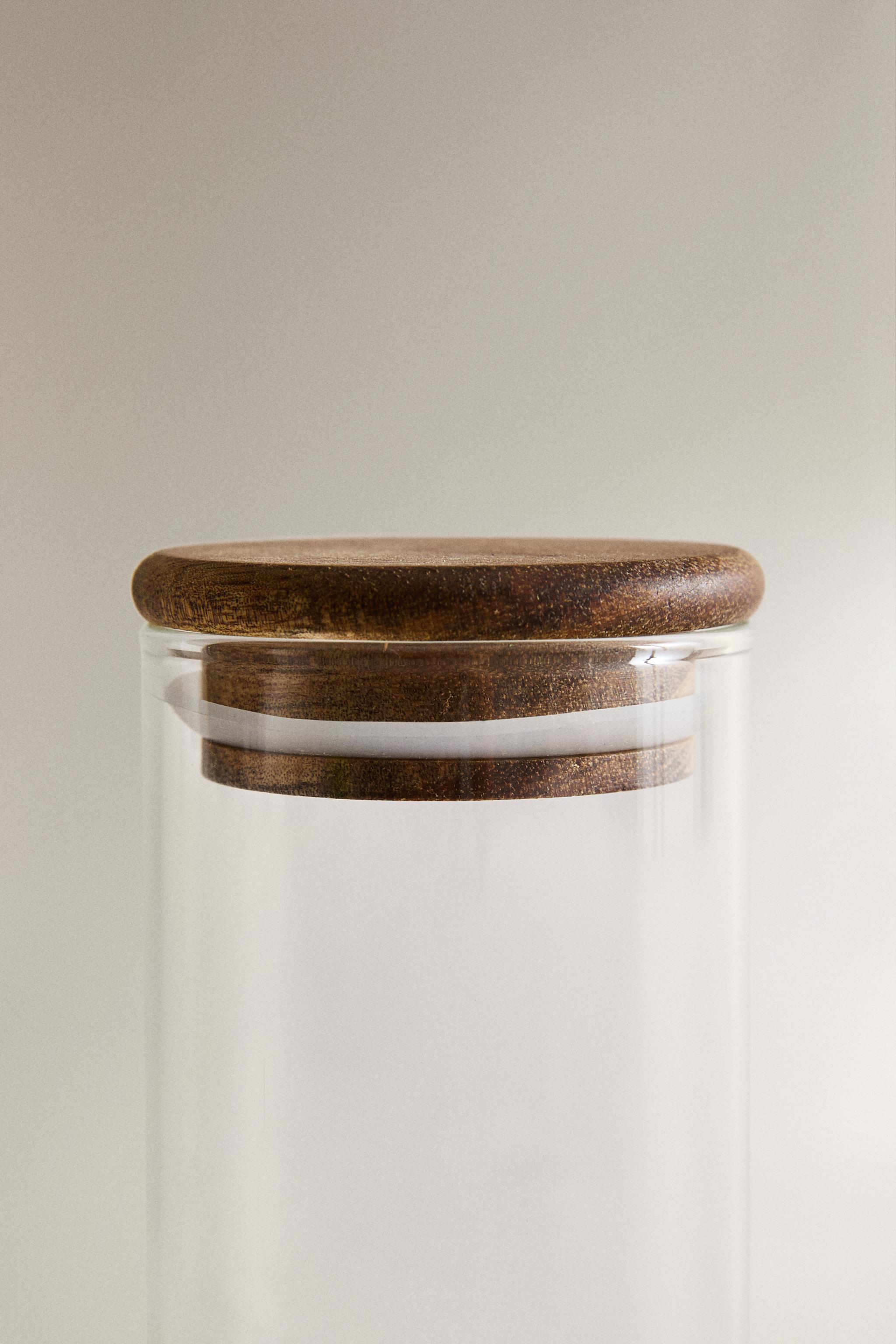 GLASS AND WOOD KITCHEN STORAGE