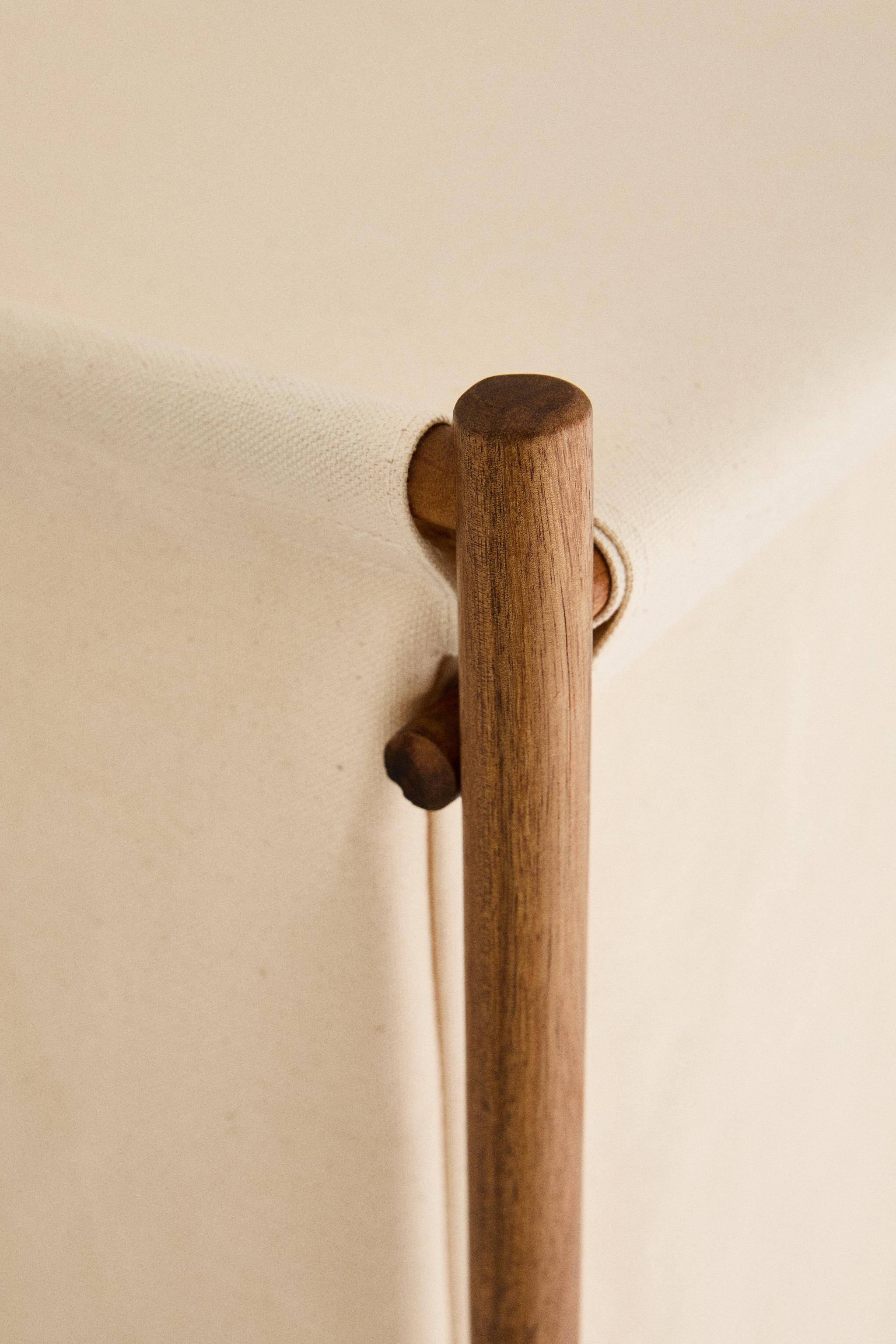 LAUNDRY BASKET WITH LID