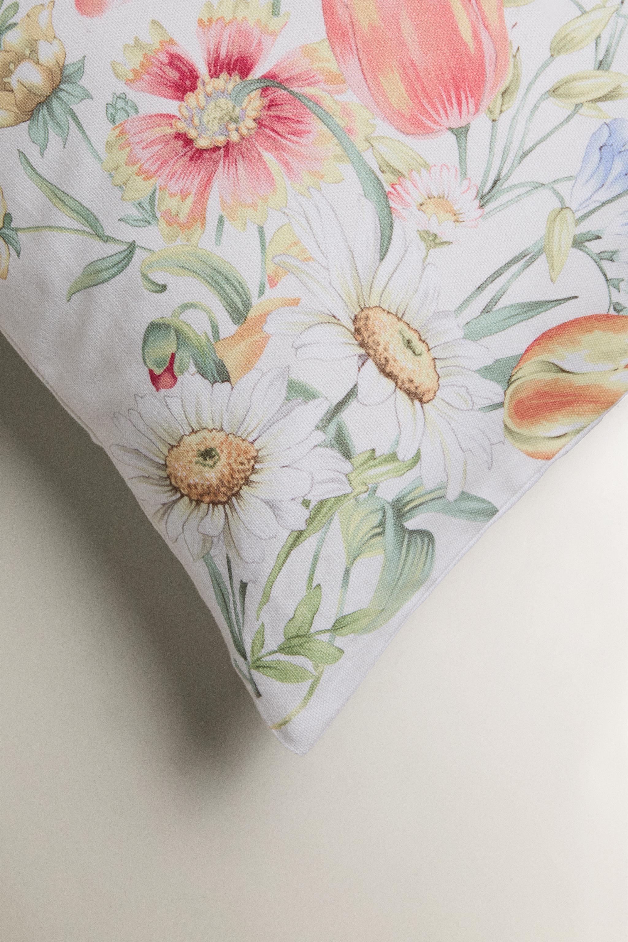 FLOWER AND BUTTERFLY THROW PILLOW COVER