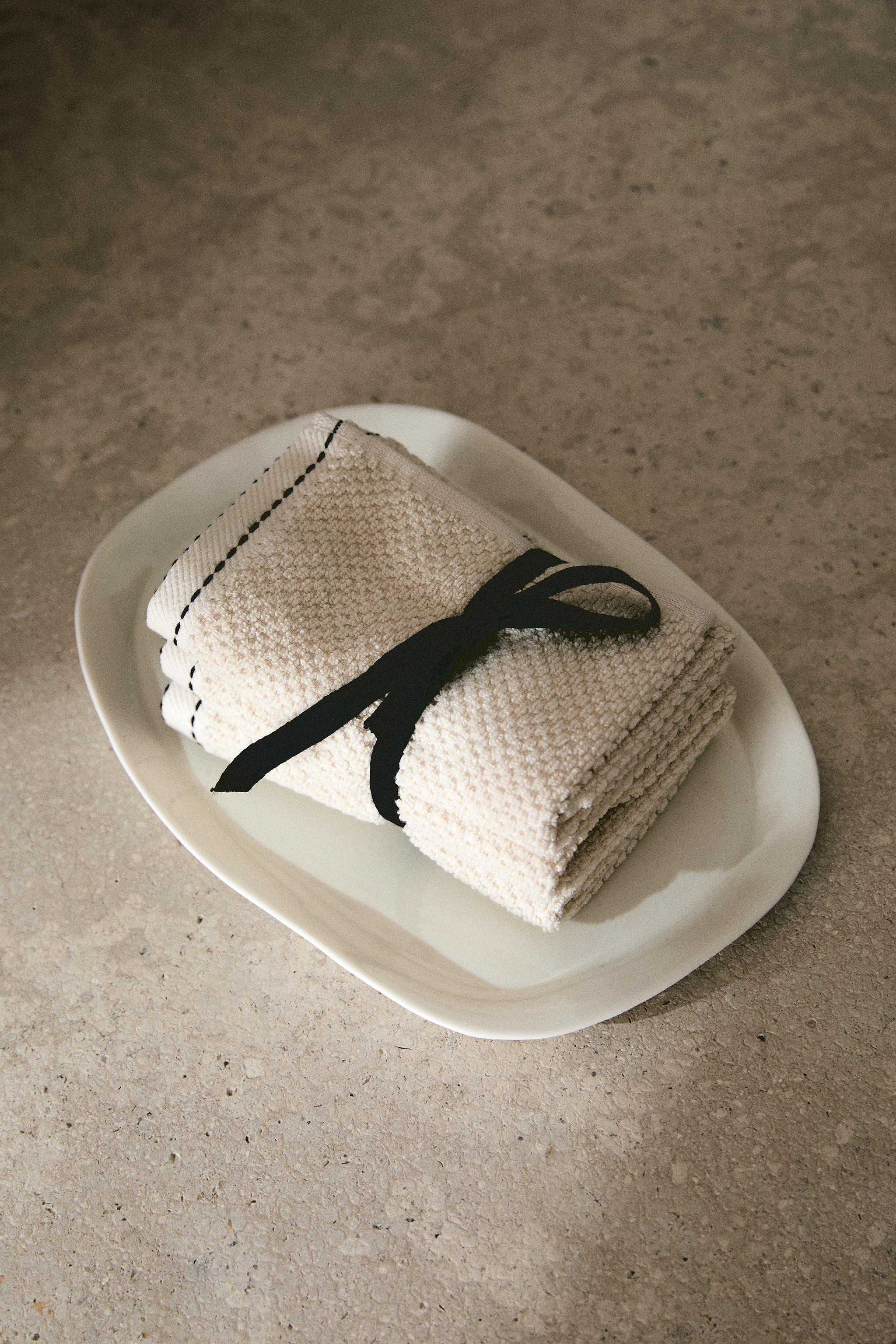 SET OF RICE STITCH HAND TOWELS (SET OF 3)