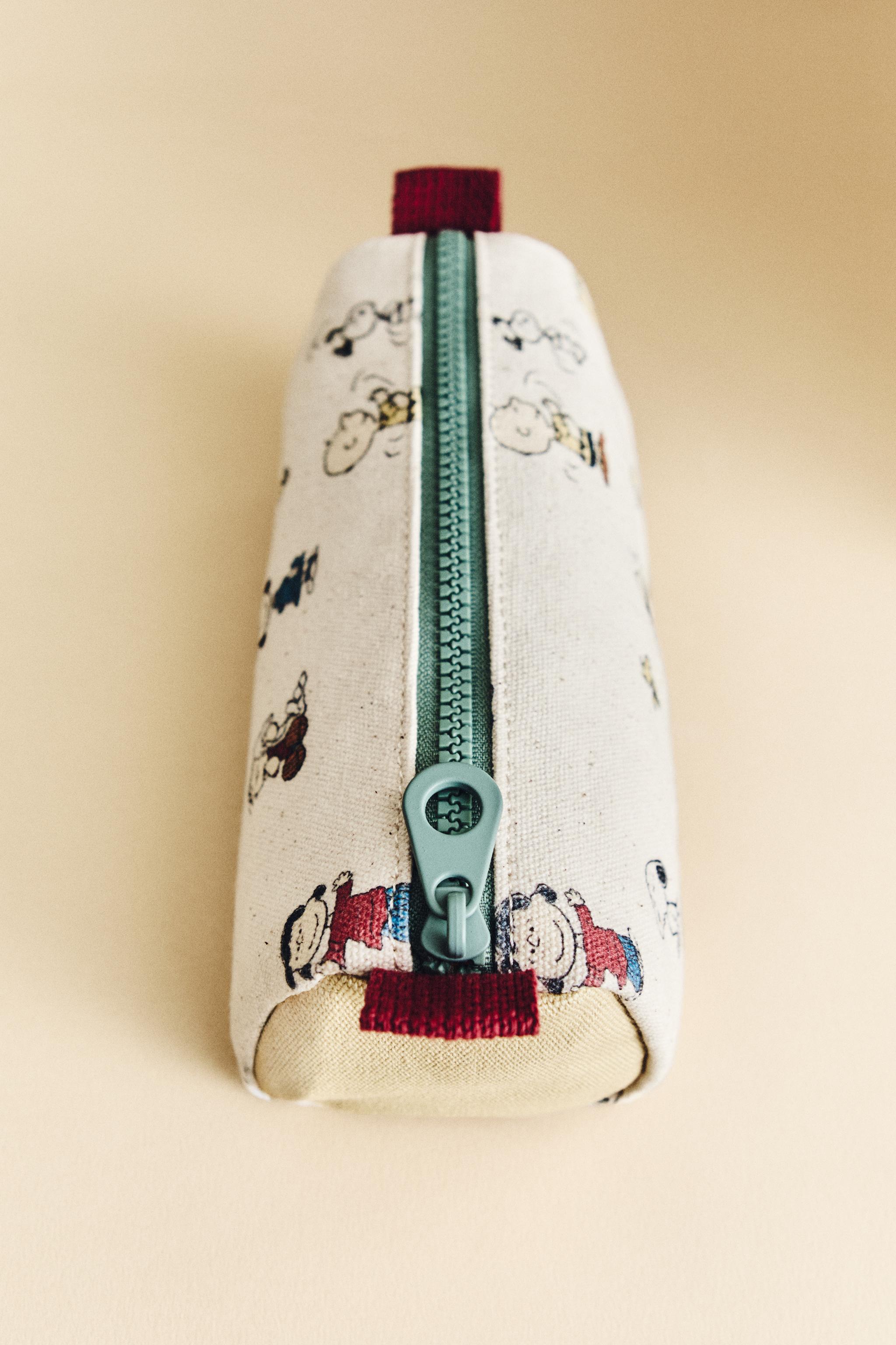 CHILDREN’S PEANUTS™ COTTON PENCIL CASE