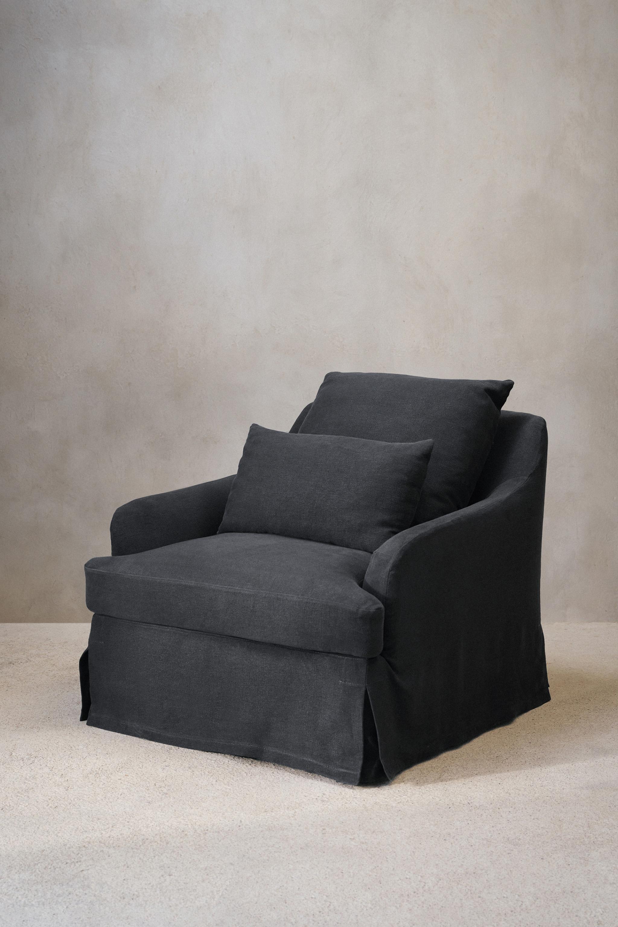 ARMCHAIR 01