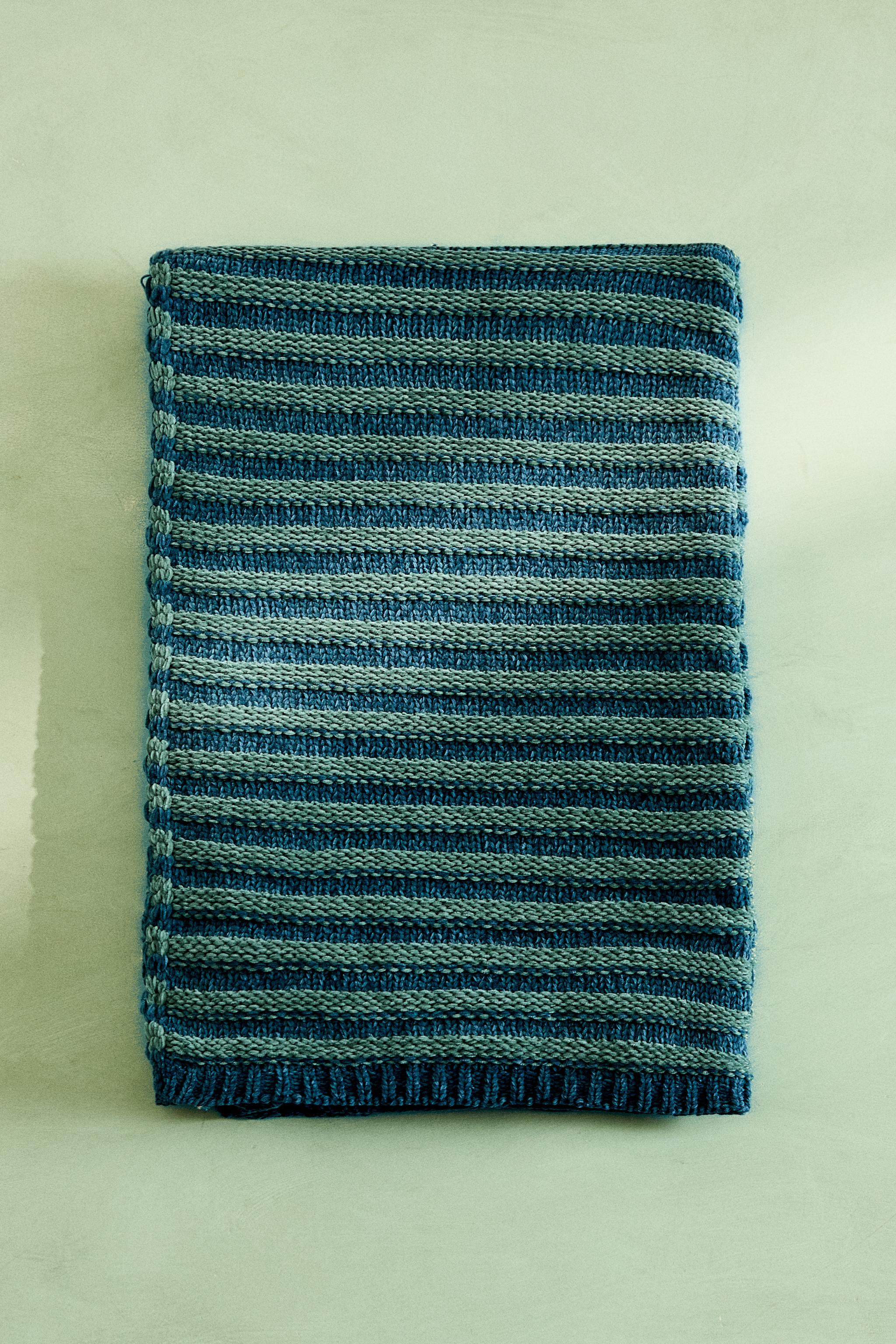 CHILDREN'S STRIPED CHENILLE BLANKET