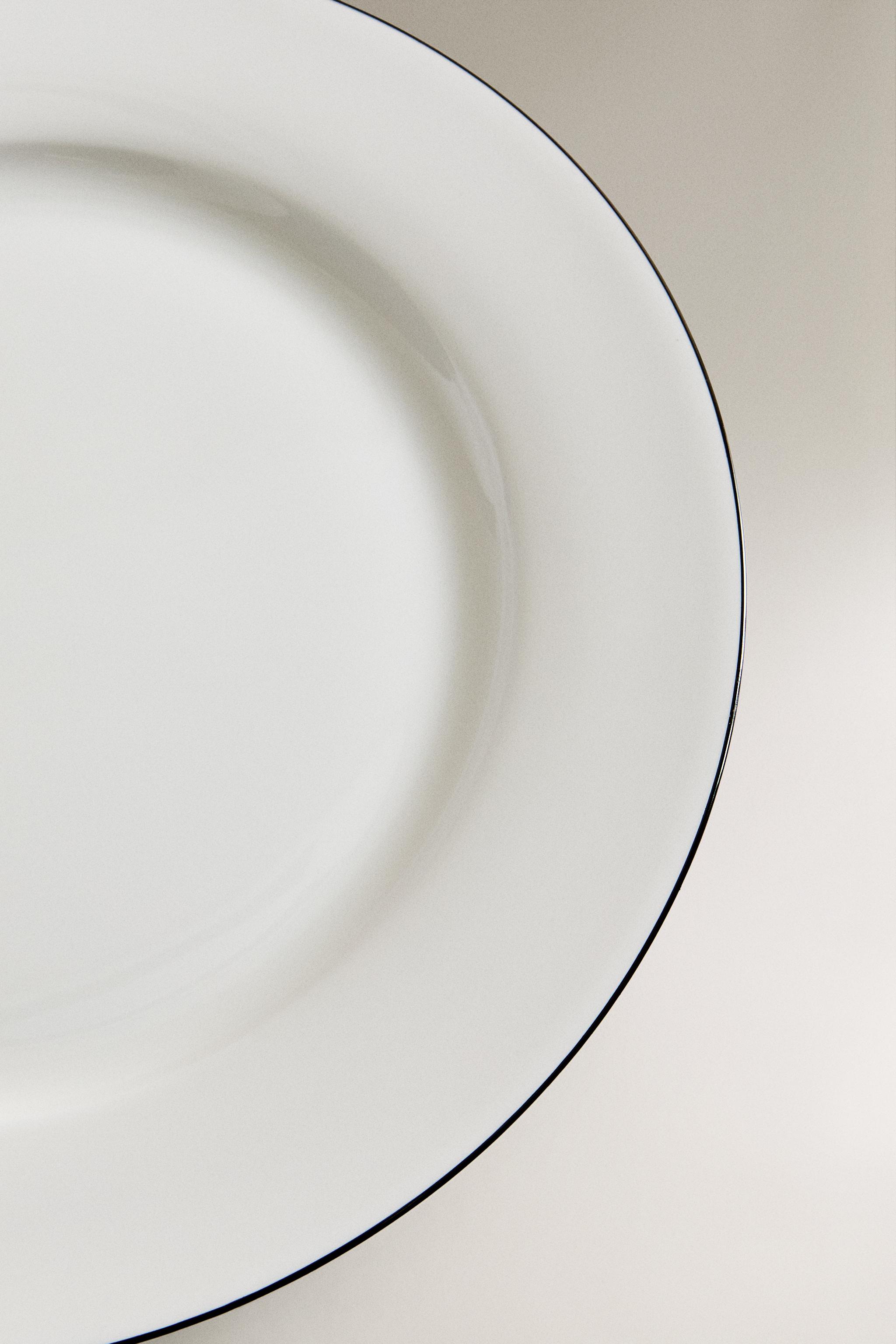 BONE CHINA DINNER PLATE WITH BLACK RIM
