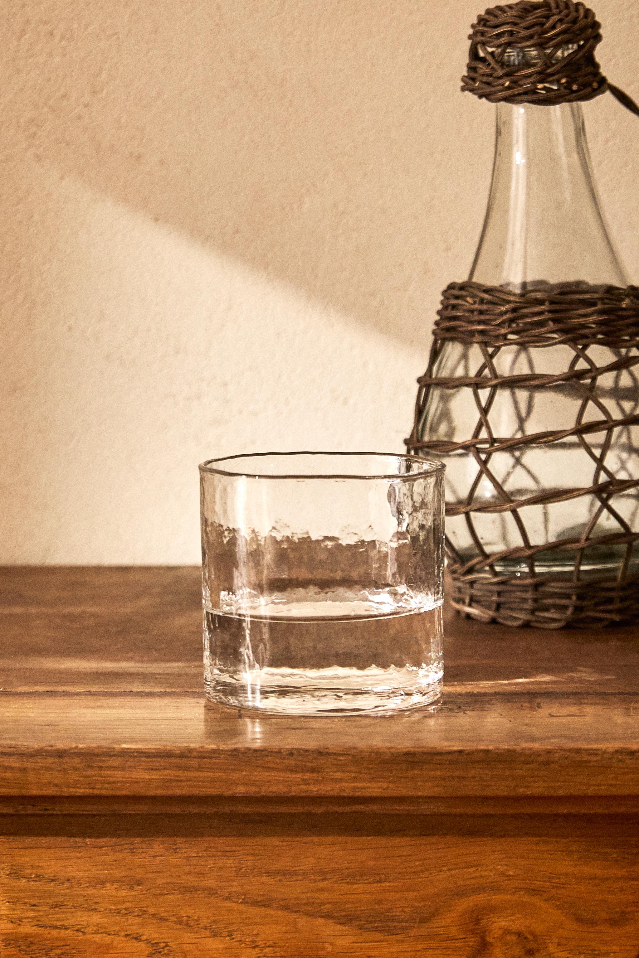 HAMMERED GLASS TUMBLER