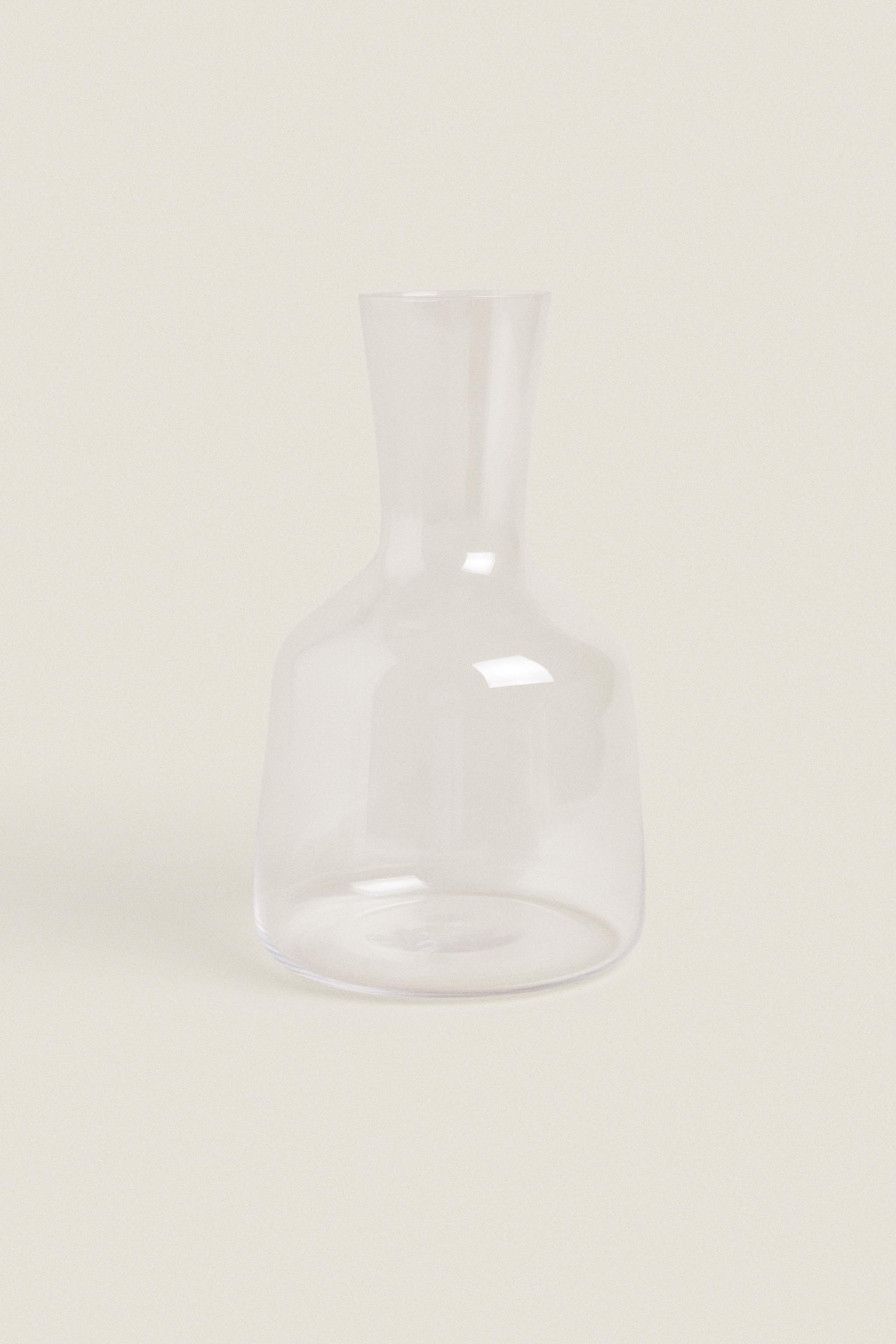 GLASS DECANTER