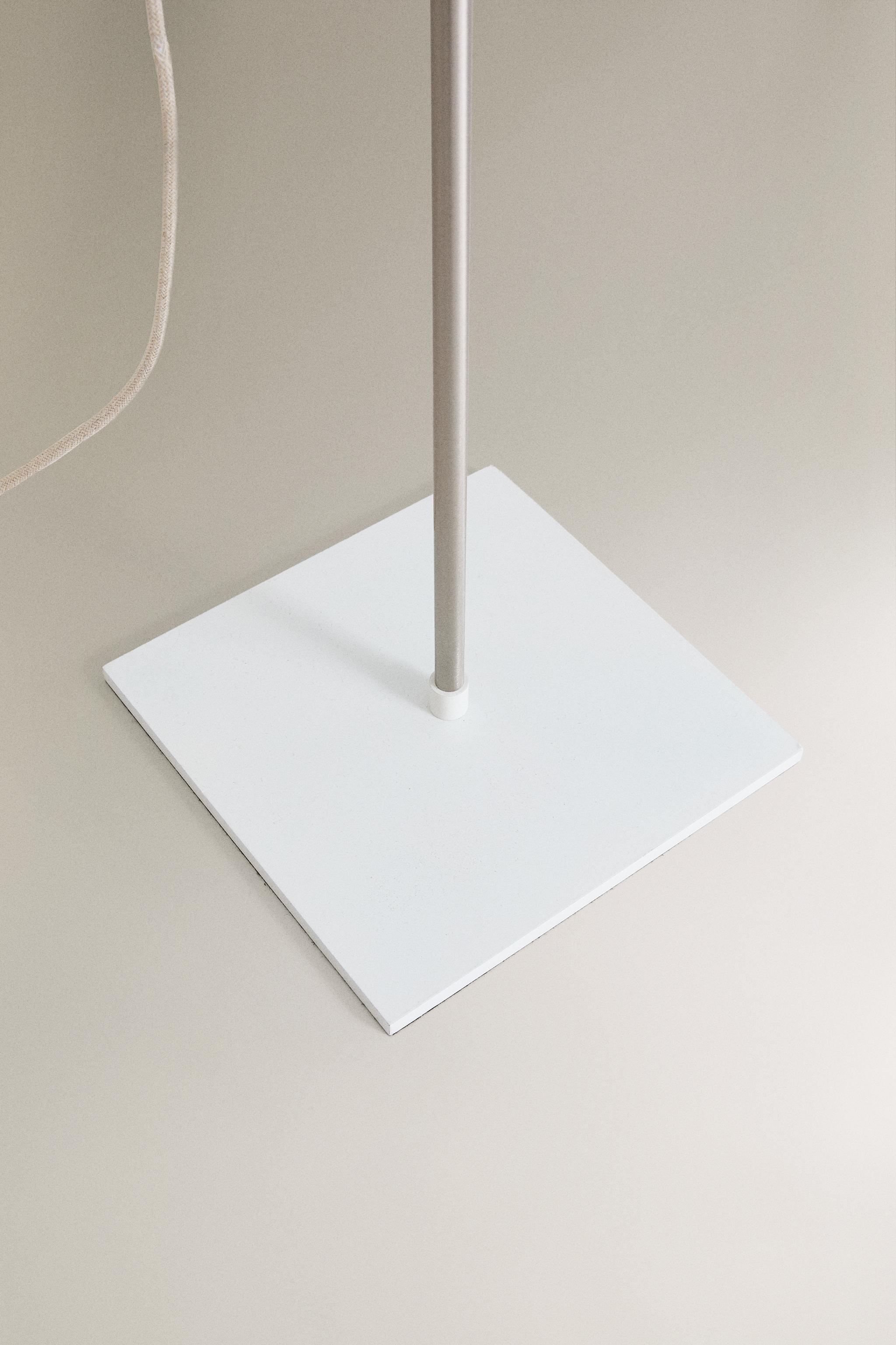 FLOOR LAMP | METAL SPOTLIGHT