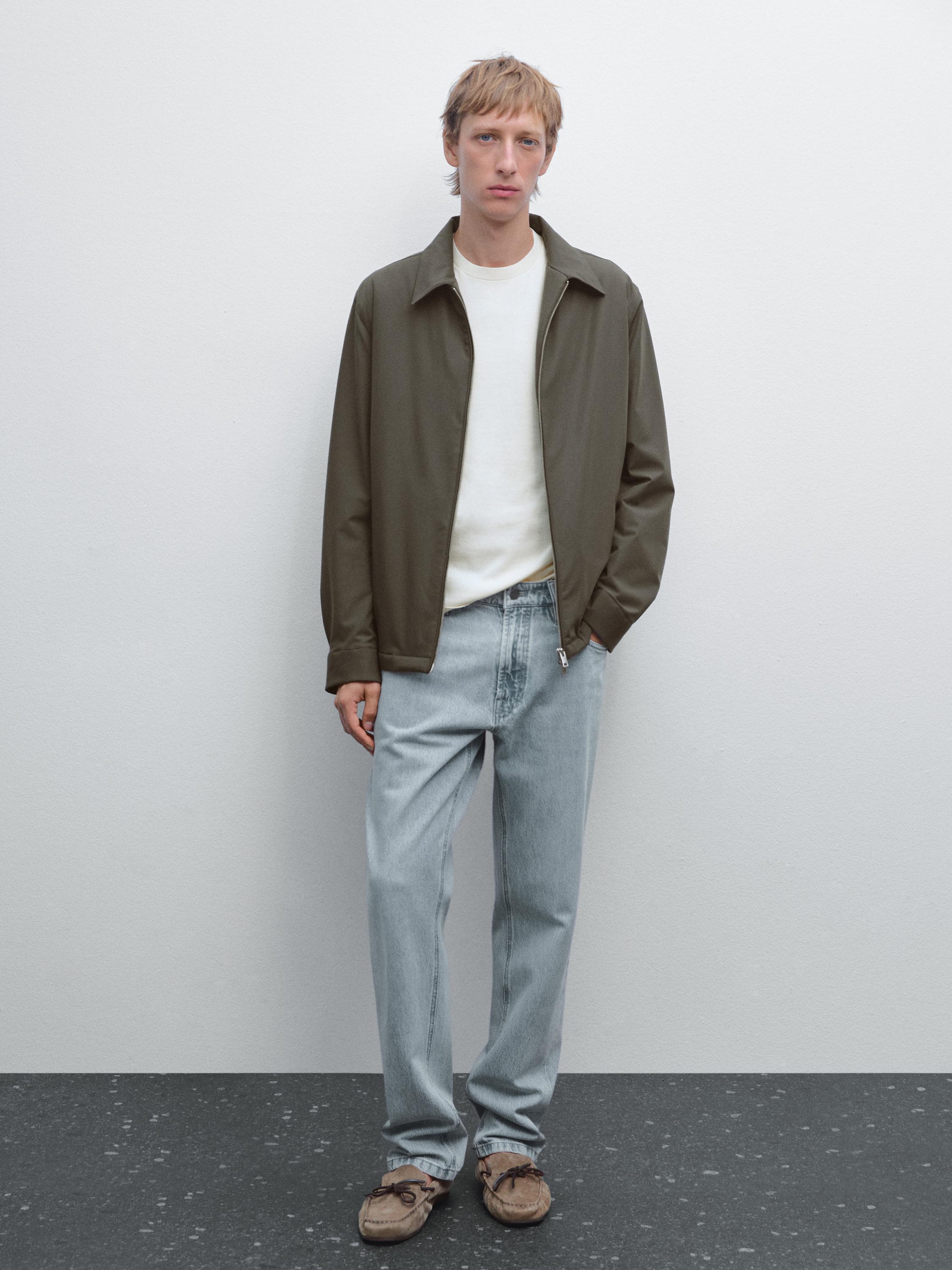 Lightweight water-repellent jacket